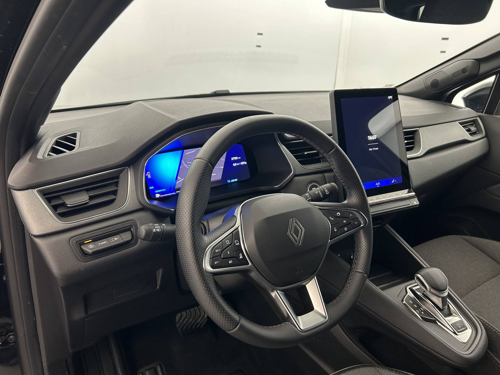 Vente en ligne Renault Symbioz  E-Tech full hybrid 145 au prix de 26 490 €