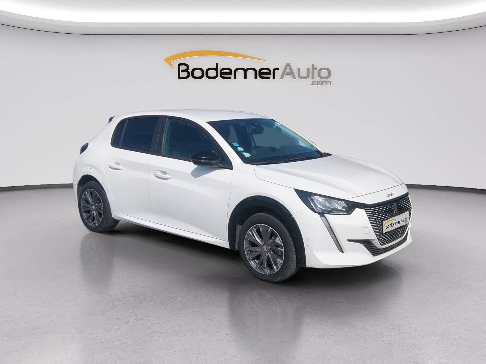 Vente en ligne Peugeot E-208  50 kWh 136ch au prix de 17 890 €