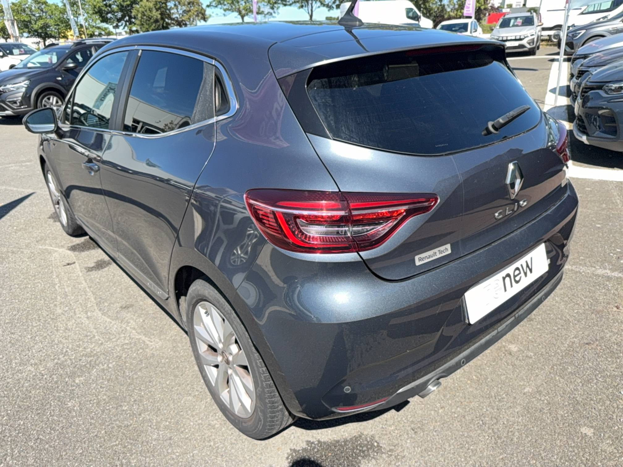 Vente en ligne Renault Clio 5 Clio TCe 100 au prix de 12 290 €