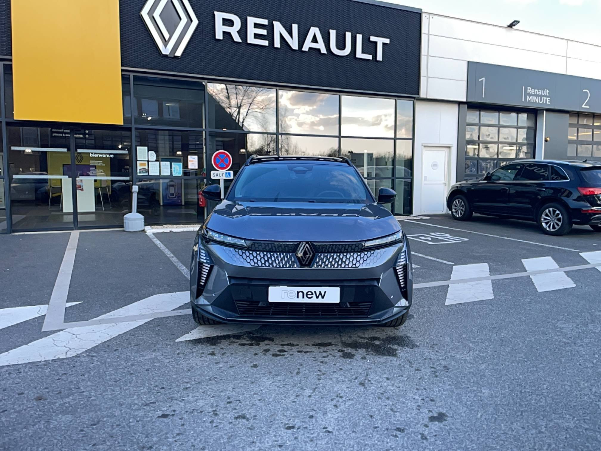 Vente en ligne Renault Scenic E-Tech  220 ch grande autonomie au prix de 44 990 €