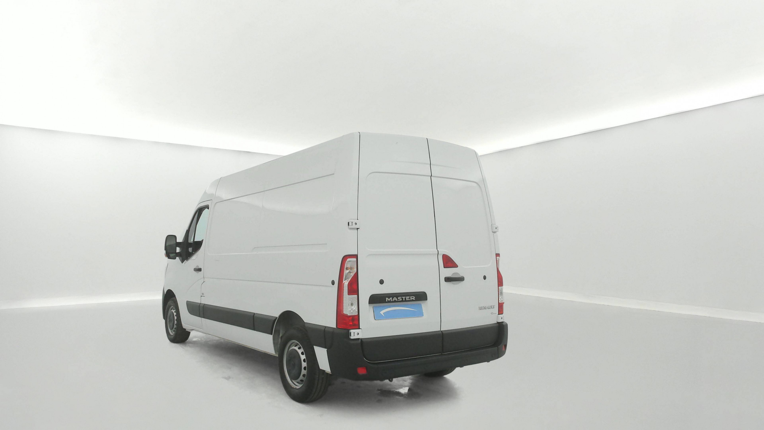 Vente en ligne Renault Master Fourgon MASTER FGN TRAC F3500 L2H2 BLUE DCI 135 au prix de 25 990 €
