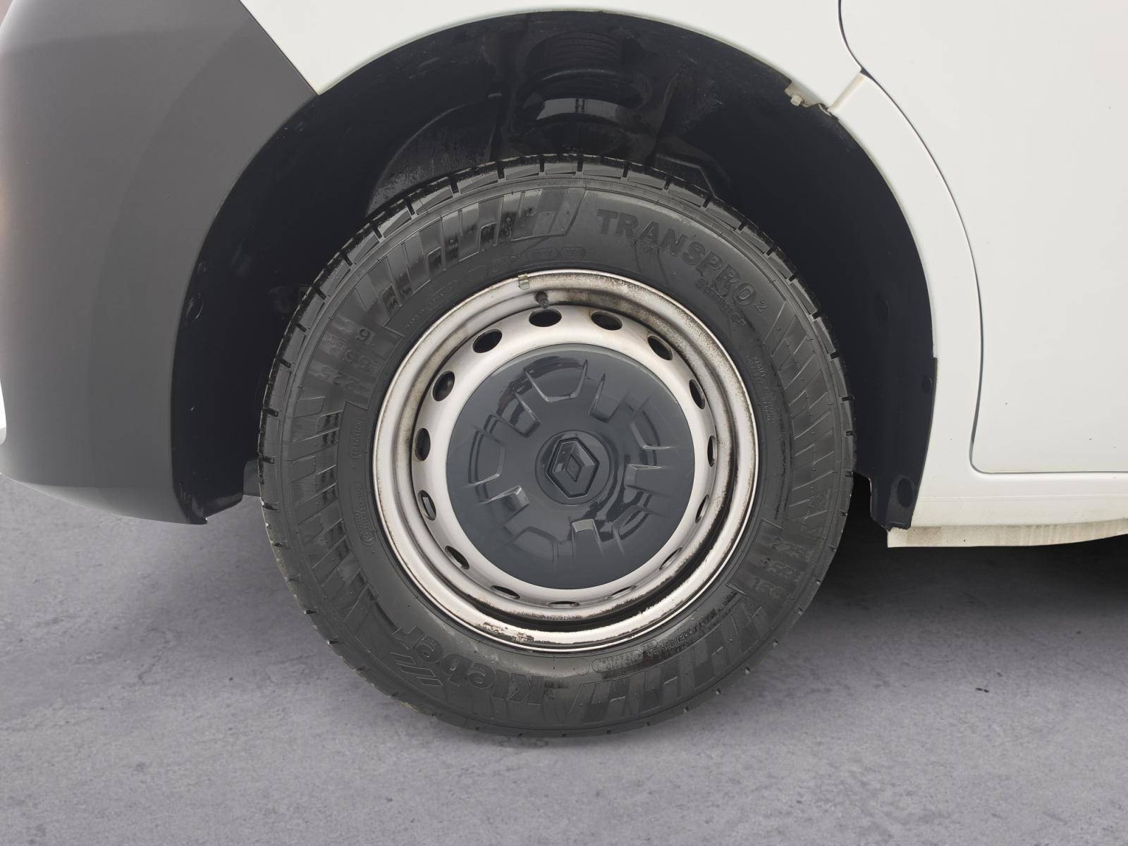 Vente en ligne Renault Master Fourgon MASTER FGN TRAC F3500 L3H3 BLUE DCI 135 au prix de 26 990 €