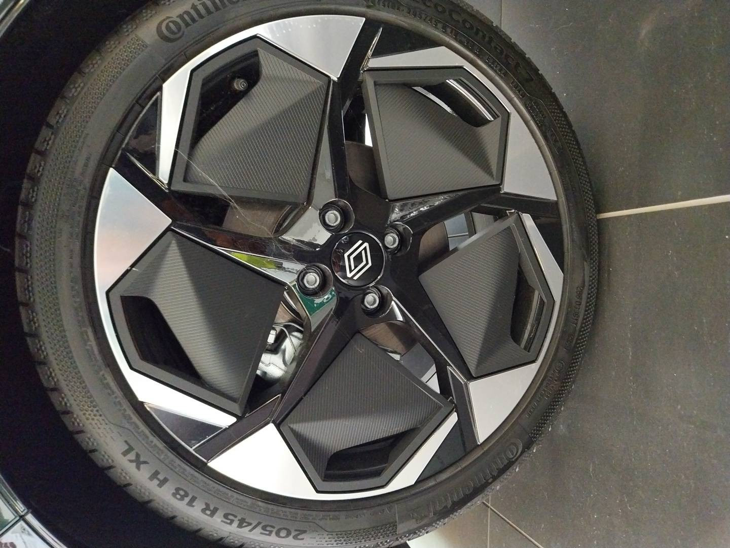 Vente en ligne Renault Clio 6 Clio E-Tech full hybrid 160 ch au prix de 27 390 €