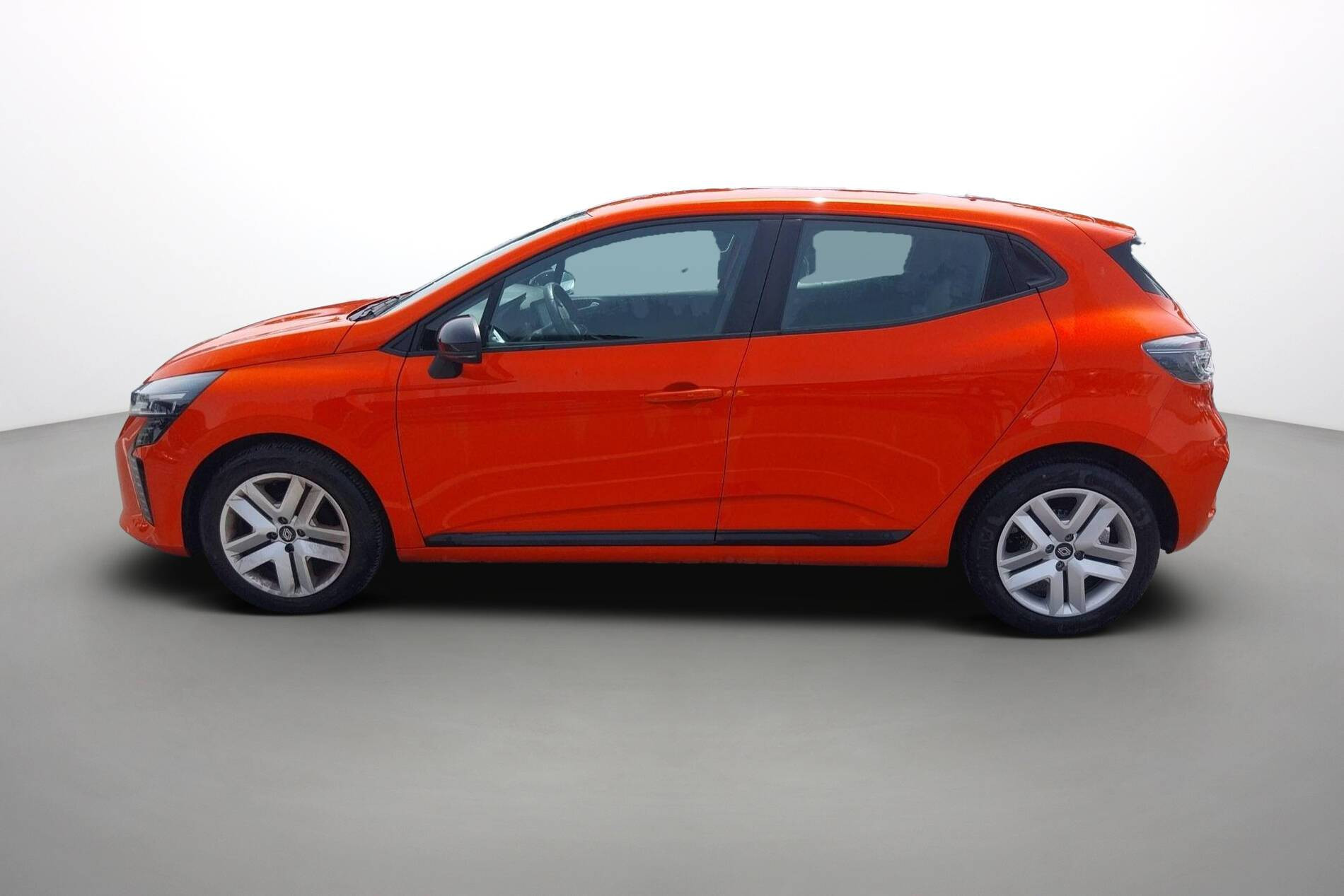 Vente en ligne Renault Clio 5 Clio TCe 90 au prix de 15 490 €