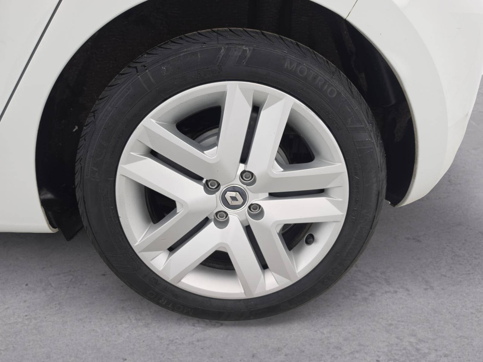 Vente en ligne Renault Clio 5 Clio E-Tech 140 - 21N au prix de 14 890 €