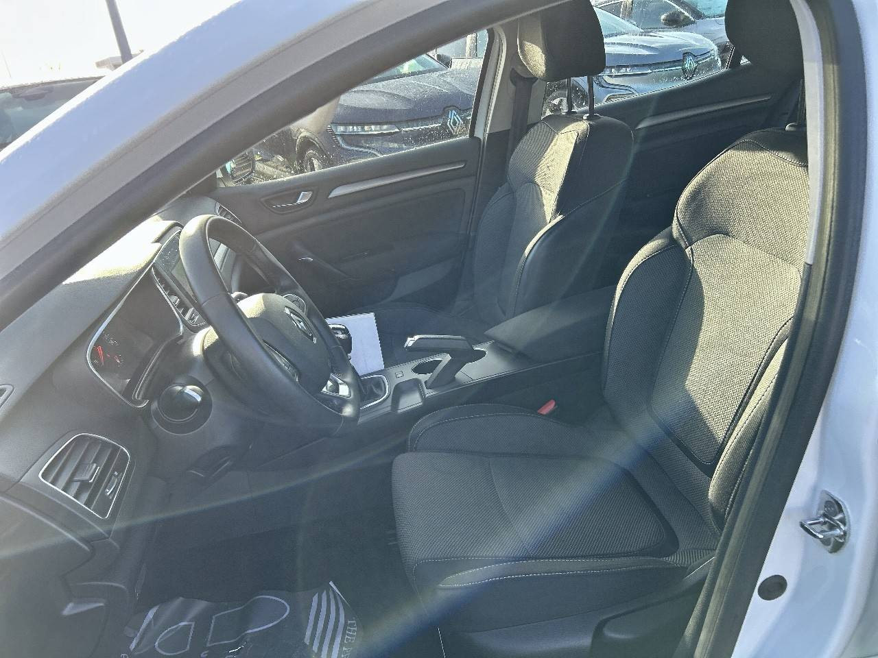 Vente en ligne Renault Megane 4  Blue dCi 115 au prix de 16 490 €