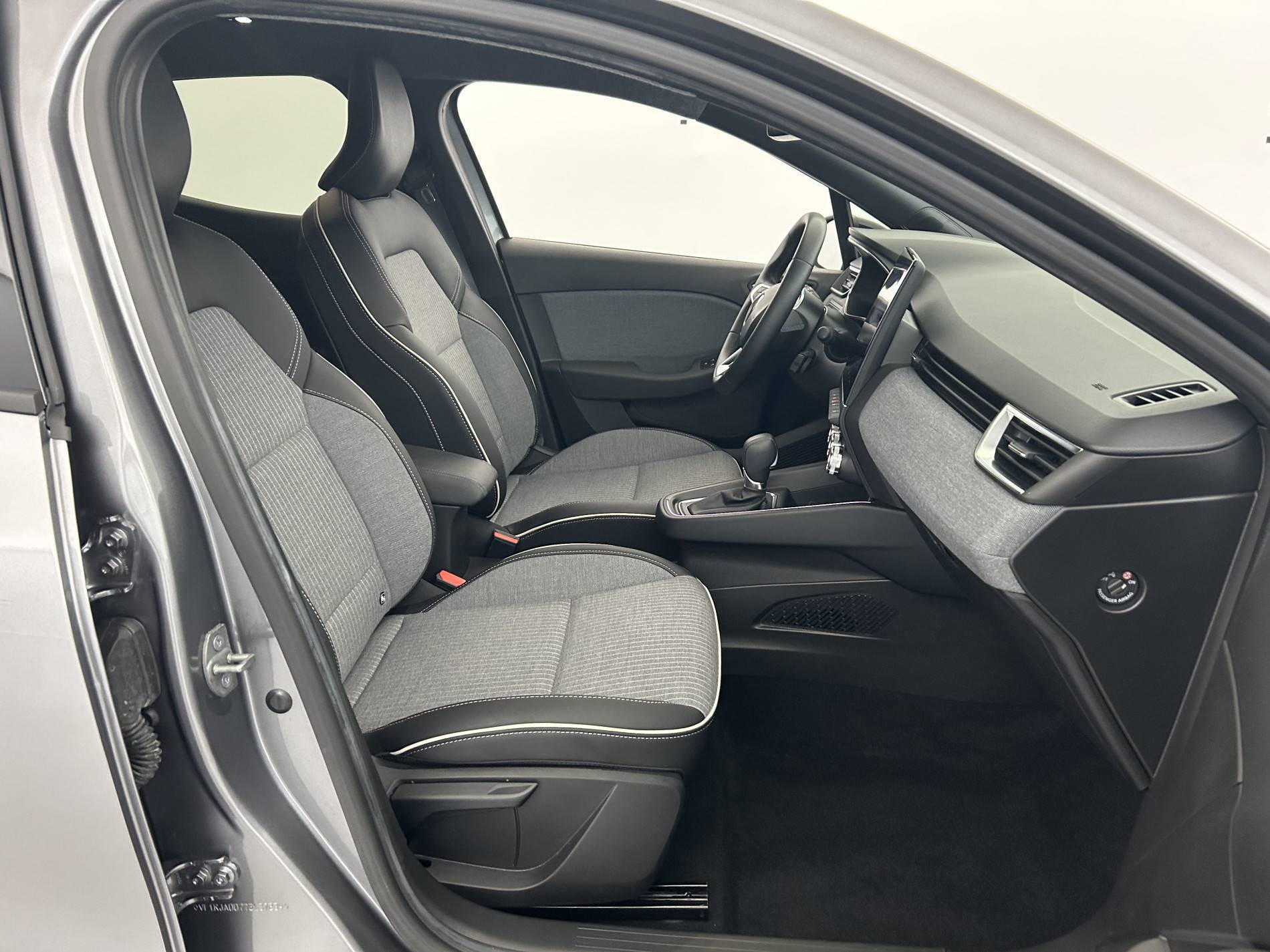 Vente en ligne Renault Clio 5 Clio E-Tech full hybrid 145 au prix de 19 990 €