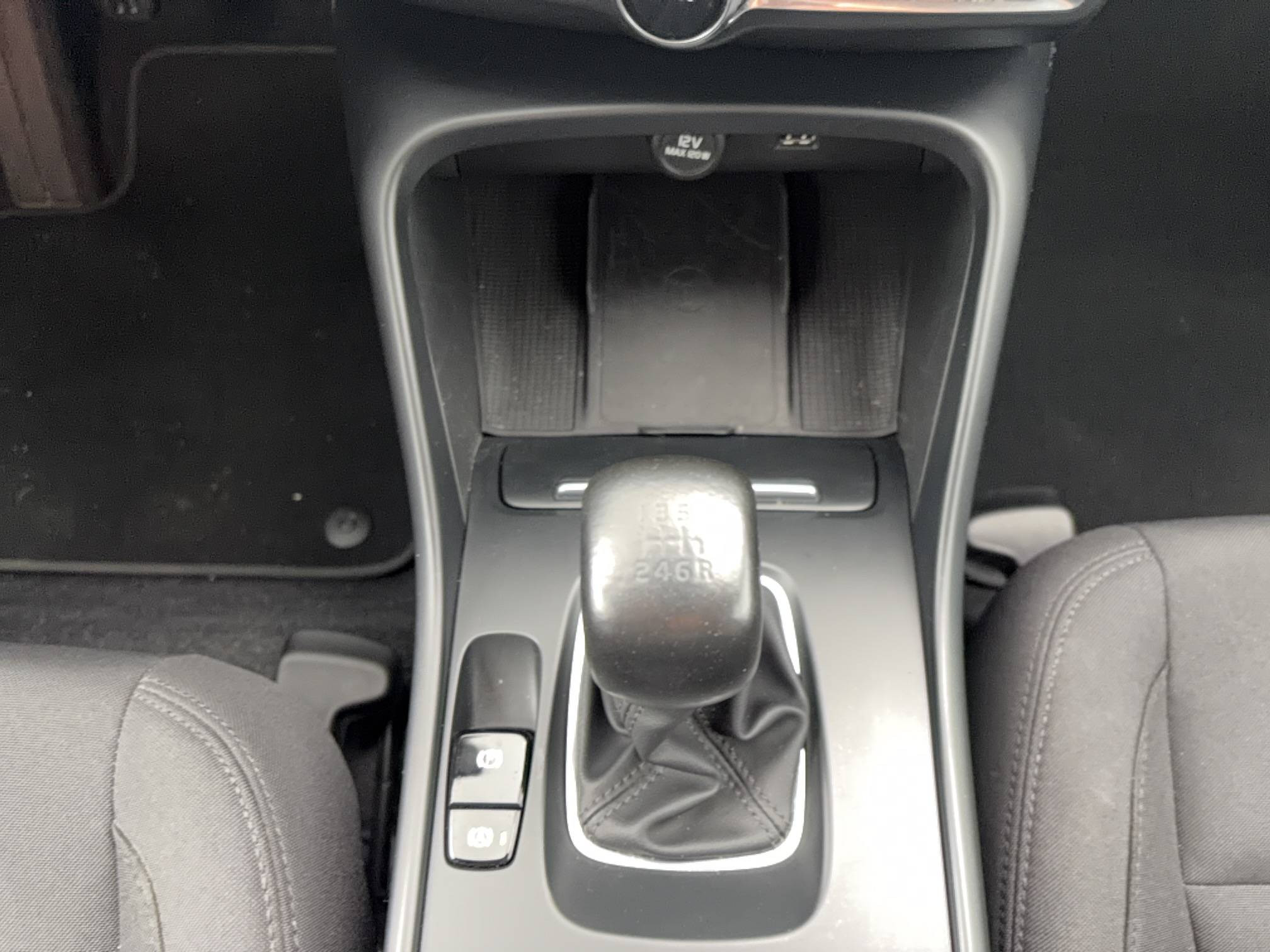 Vente en ligne Volvo XC40 XC40 T2 129 ch au prix de 21 490 €