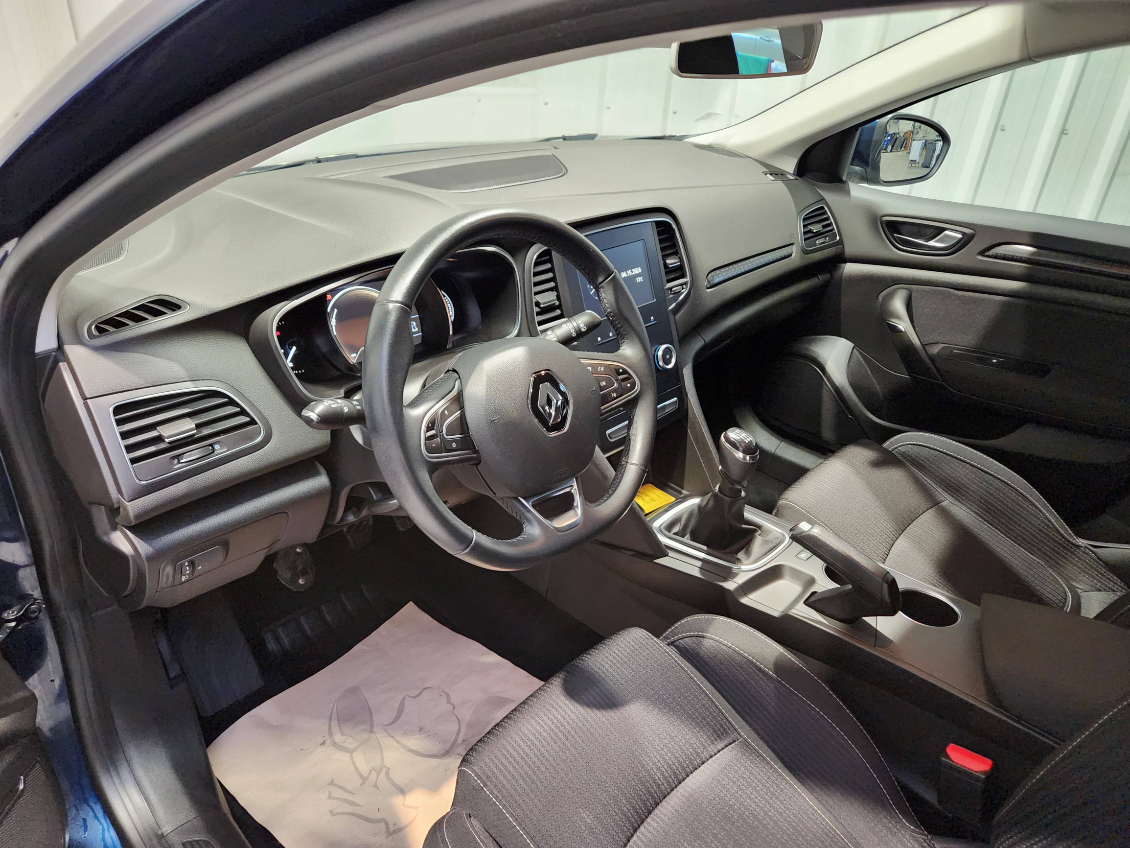 Vente en ligne Renault Megane 4 Mégane IV Berline dCi 90 Energy au prix de 13 890 €