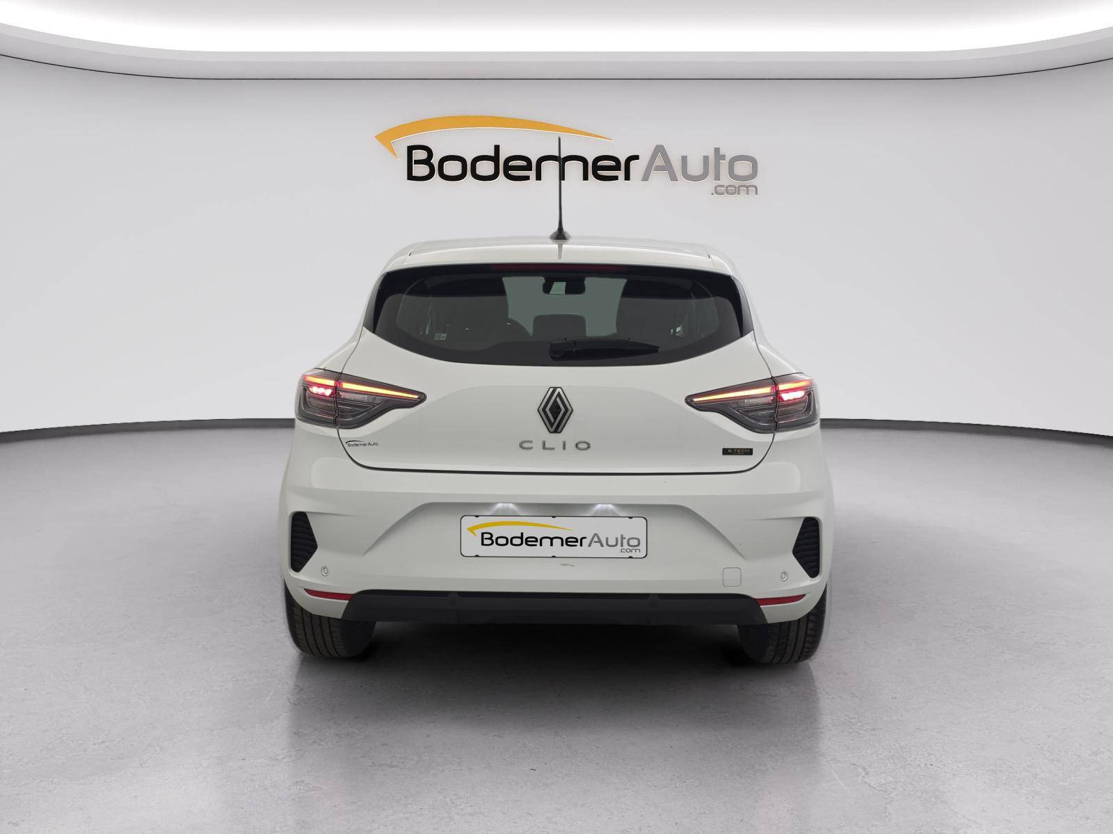 Vente en ligne Renault Clio 5 Clio E-Tech full hybrid 145 ch GSR2 au prix de 19 590 €