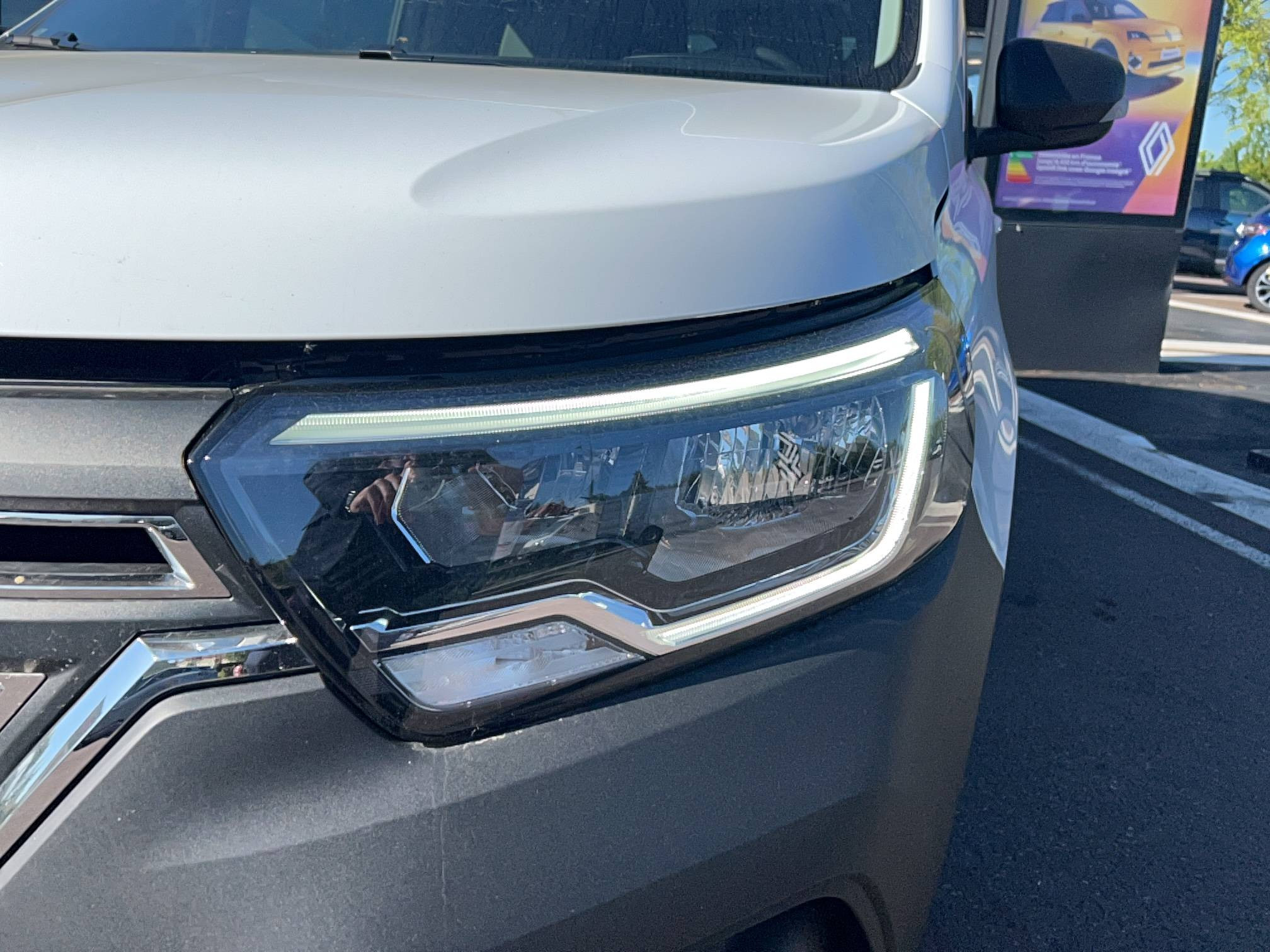 Vente en ligne Renault Kangoo Van E-Tech  FG SESAME L1 AC22/DC80 GSR2 au prix de 28 200 €