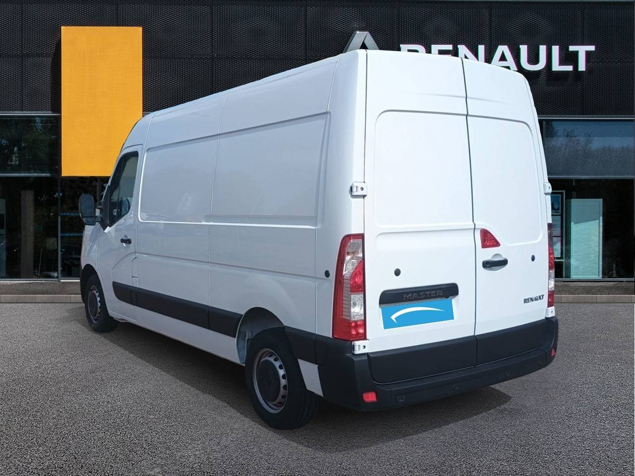 Vente en ligne Renault Master Fourgon MASTER FGN TRAC F3500 L2H2 BLUE DCI 135 au prix de 23 990 €