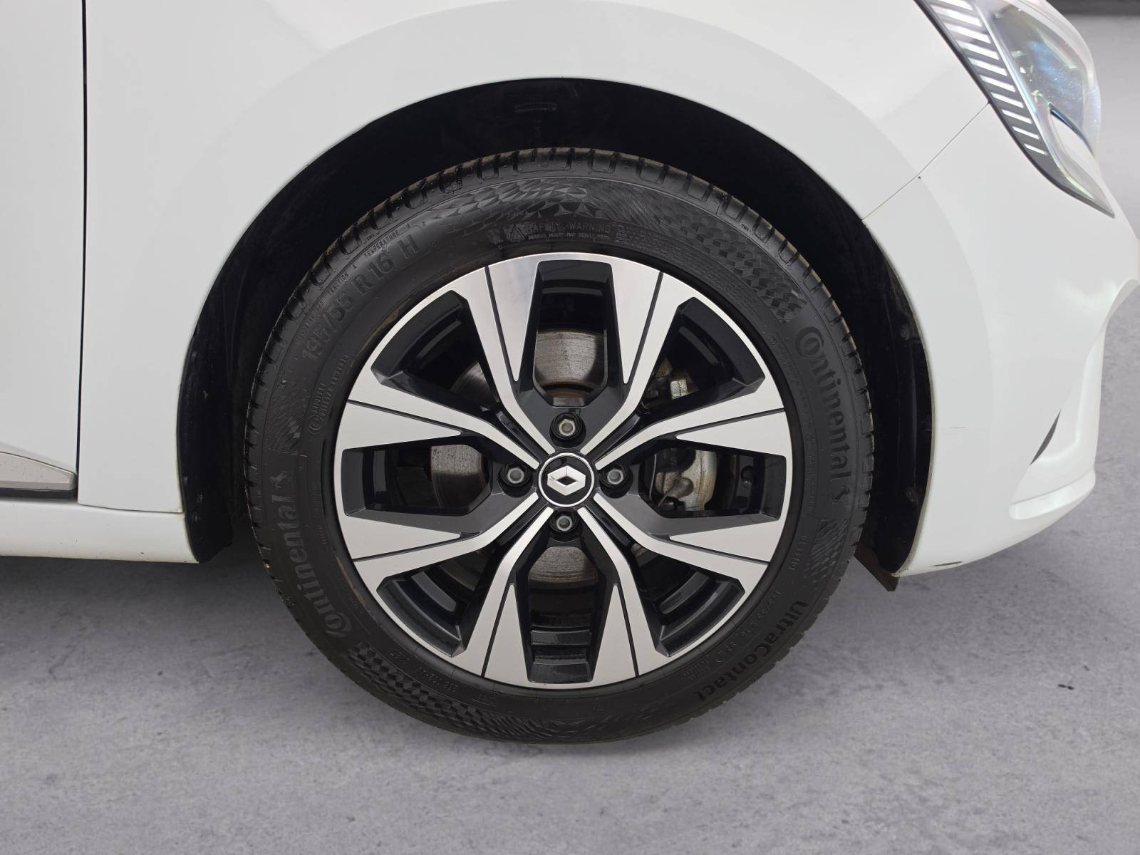 Vente en ligne Renault Clio 5 Clio E-Tech full hybrid 145 au prix de 15 690 €