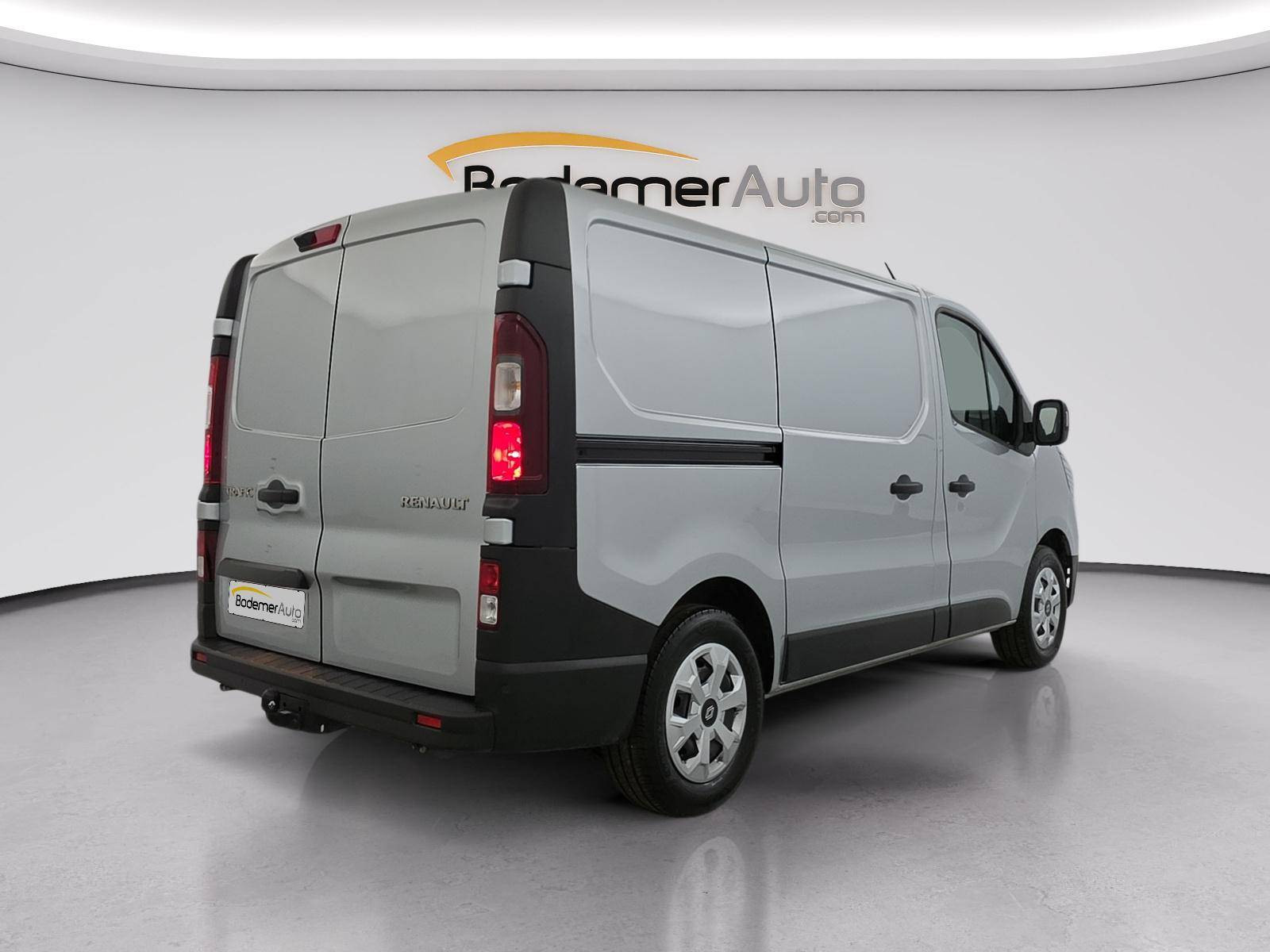 Vente en ligne Renault Trafic 3 Fourgon TRAFIC FG BLUE DCI 170 L1H1 2T8 AUTO au prix de 32 490 €