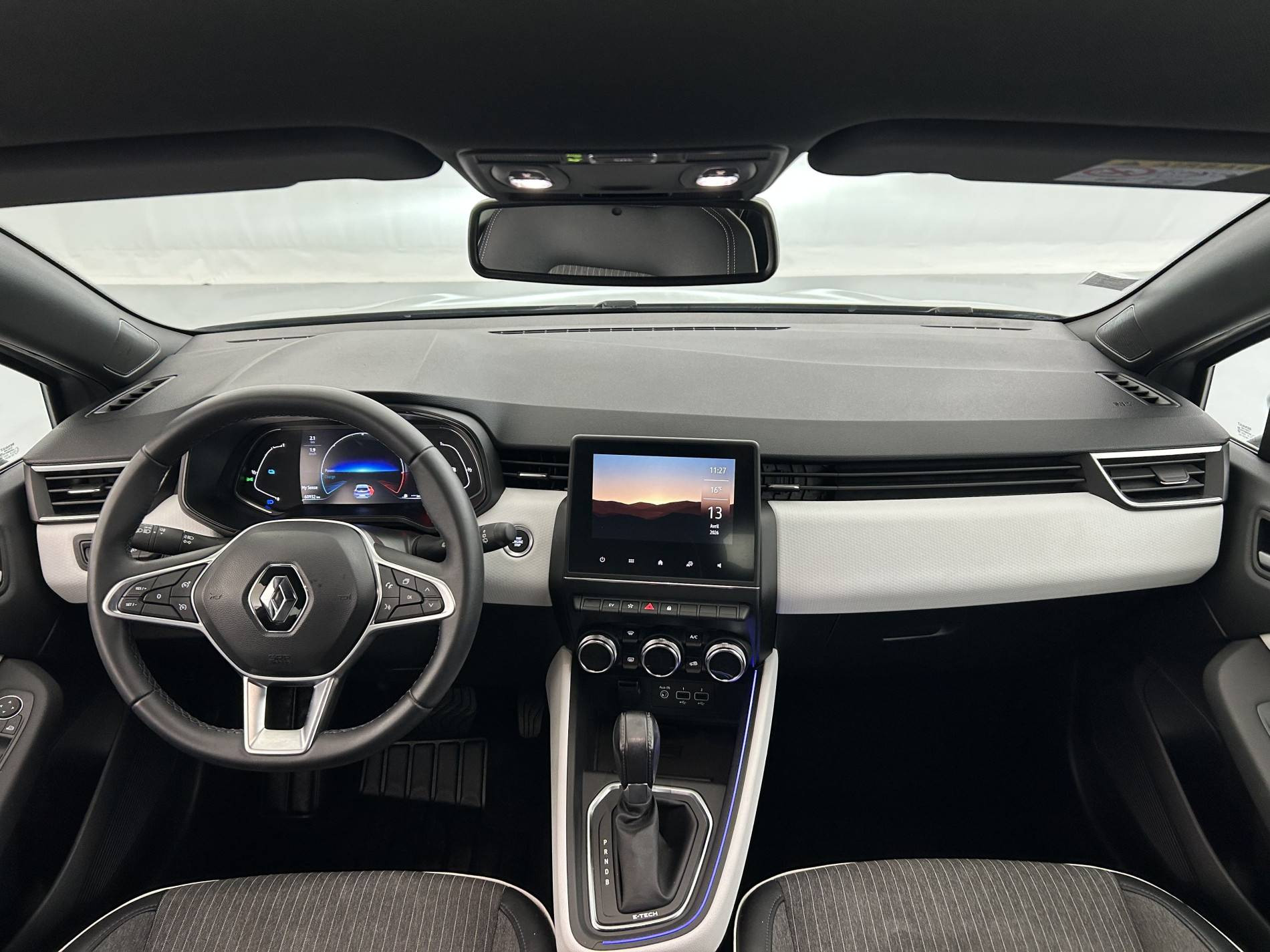 Vente en ligne Renault Clio 5 Clio E-Tech 140 - 21N au prix de 16 500 €