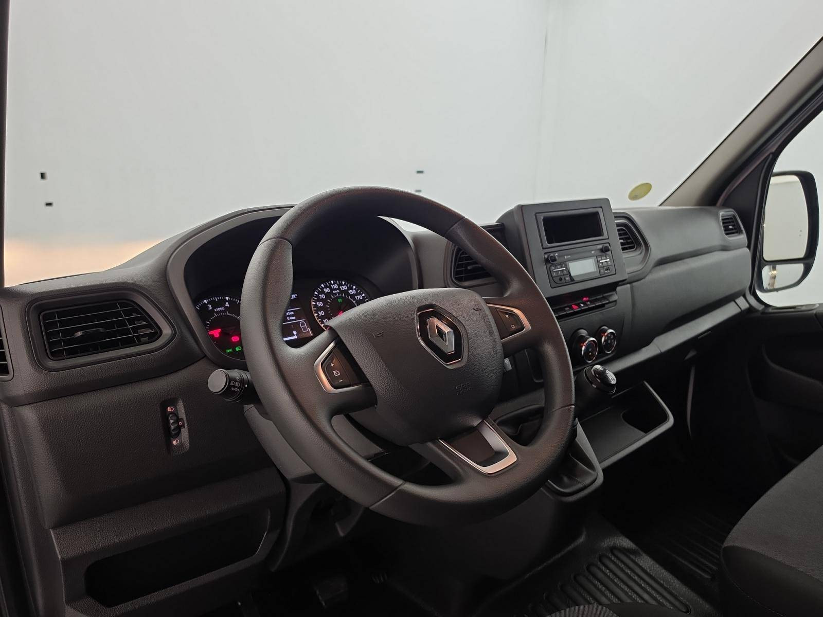 Vente en ligne Renault Master Fourgon MASTER FGN TRAC F3500 L2H2 BLUE DCI 135 au prix de 25 990 €