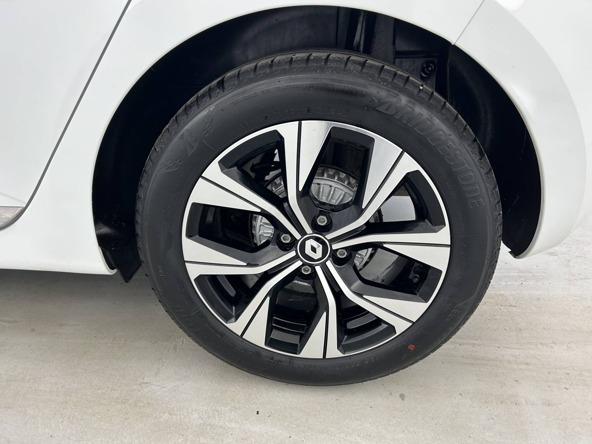 Vente en ligne Renault Clio 5 Clio TCe 100 GPL au prix de 14 390 €