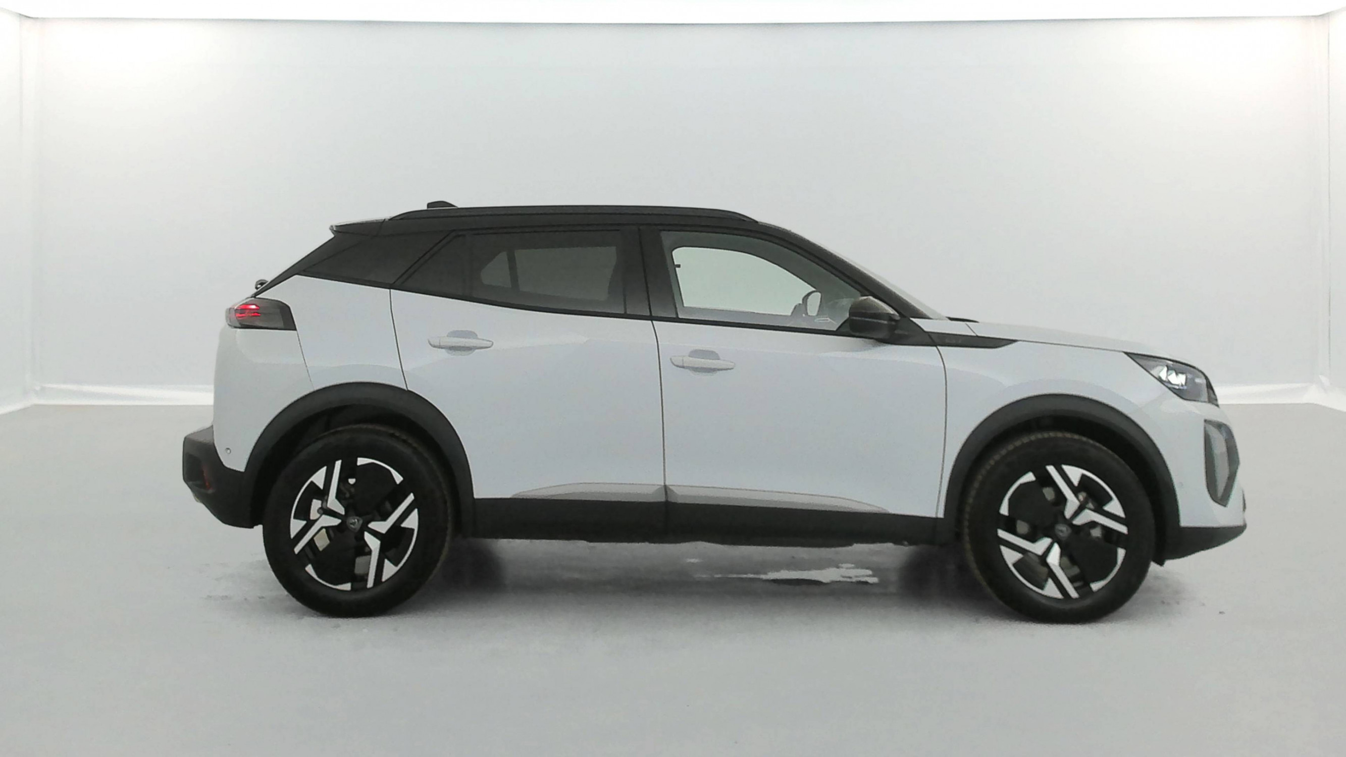 Vente en ligne Peugeot 2008  Hybrid 136 e-DCS6 au prix de 25 999 €