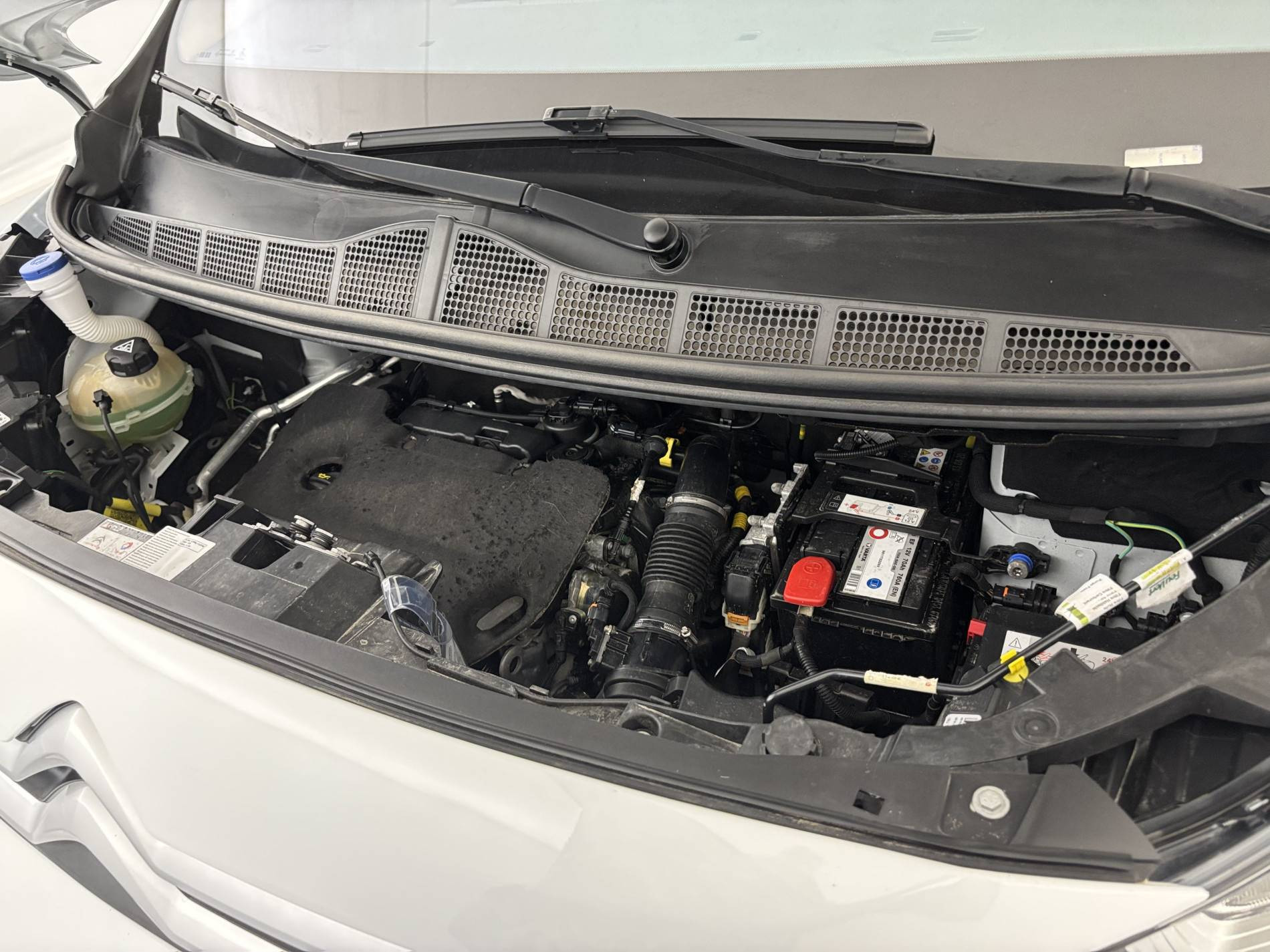 Vente en ligne Citroën Jumper Fourgon JUMPY FGN M BLUEHDI 120 S&S BVM6 au prix de 19 490 €