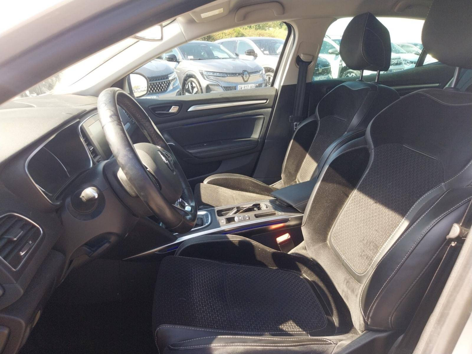 Vente en ligne Renault Megane 4 Mégane IV Berline TCe 130 Energy EDC au prix de 11 990 €