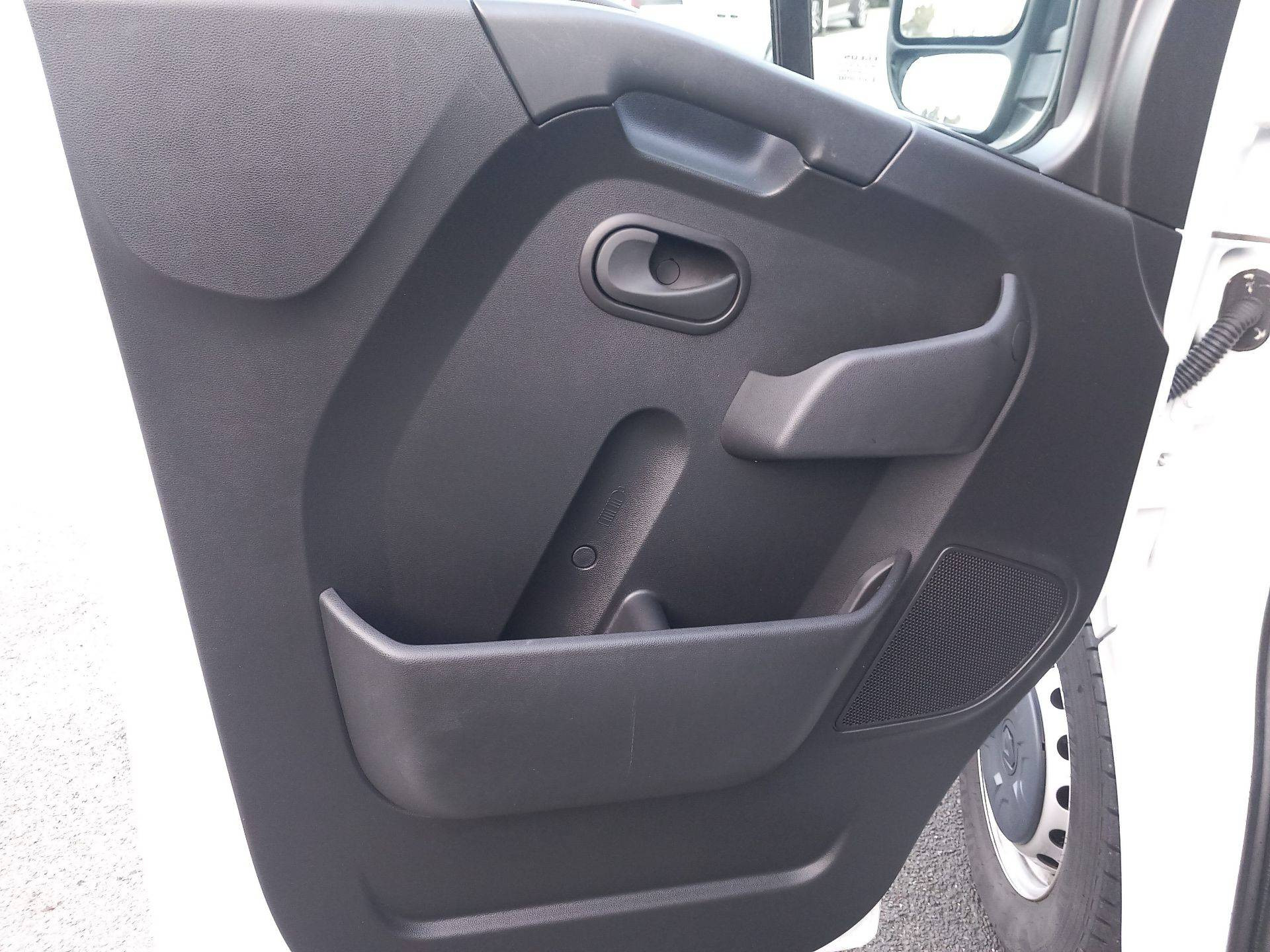 Vente en ligne Renault Master Fourgon MASTER FGN TRAC F3500 L2H2 BLUE DCI 135 au prix de 26 490 €
