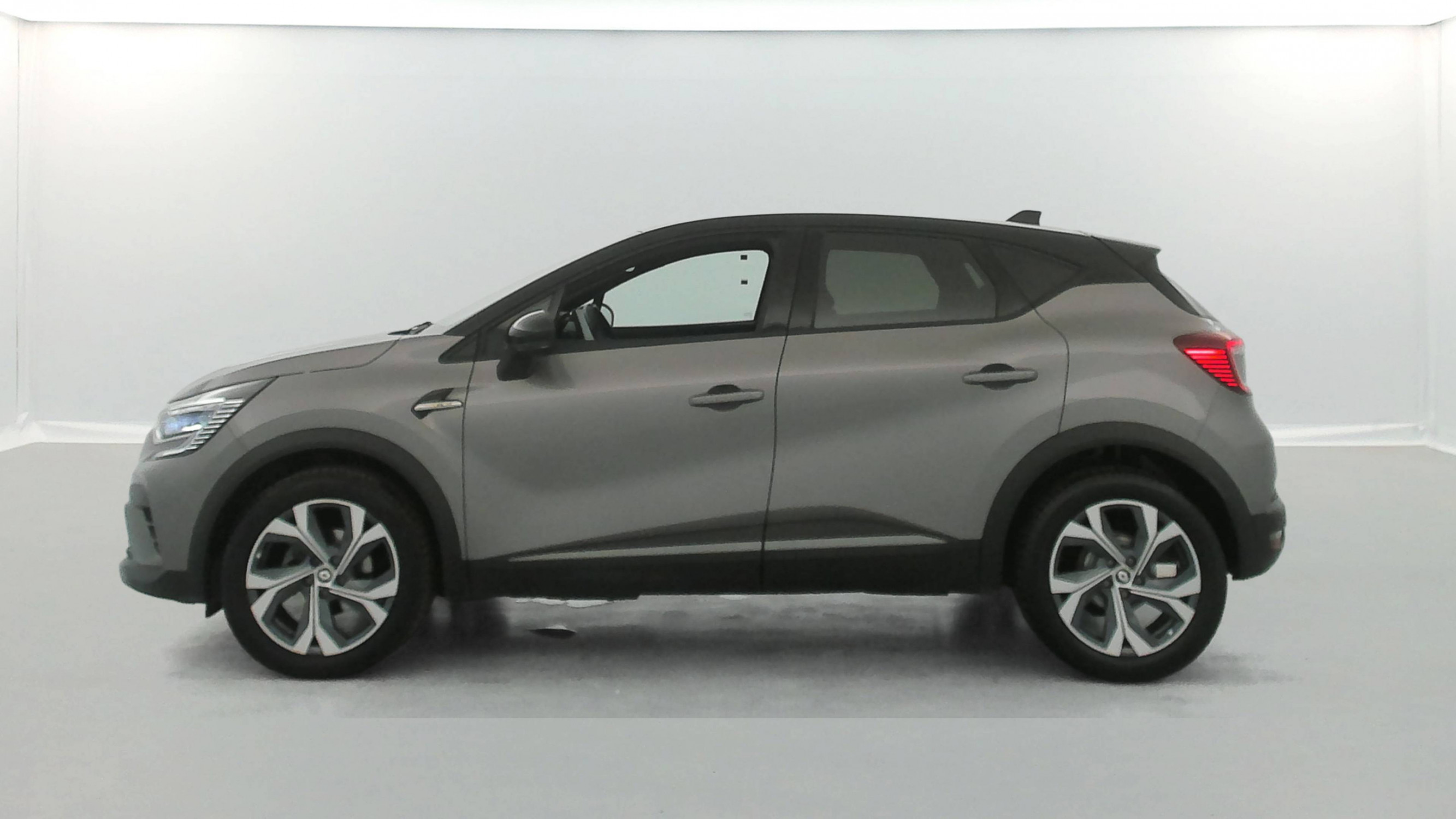 Vente en ligne Renault Captur  mild hybrid 140 au prix de 19 490 €