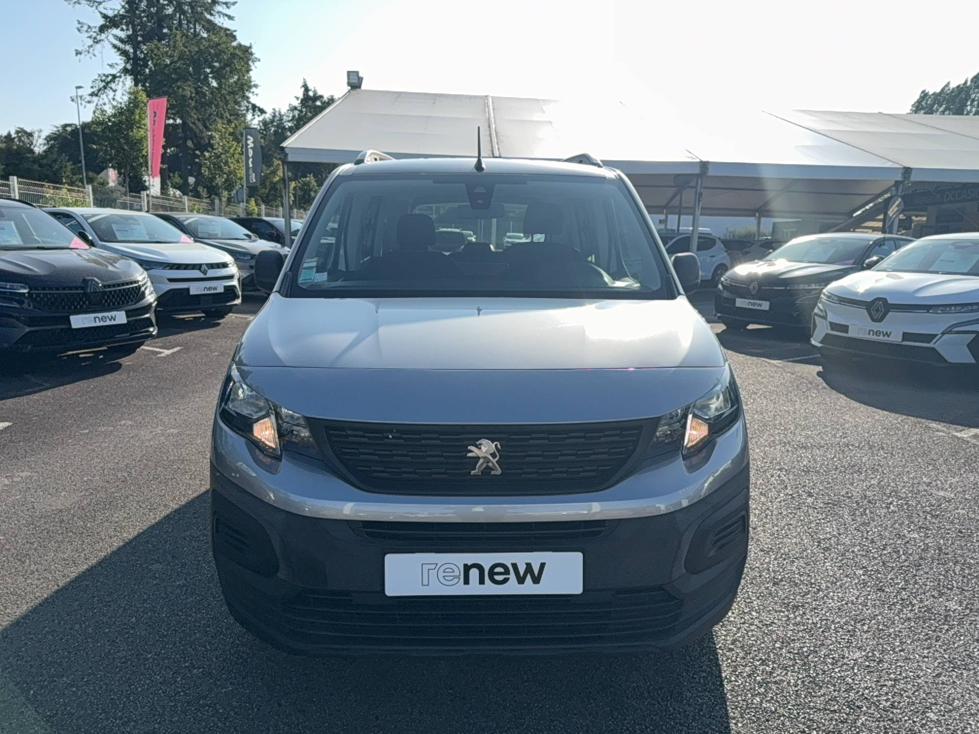 Vente en ligne Peugeot Rifter  Standard BlueHDi 100 BVM5 au prix de 15 490 €