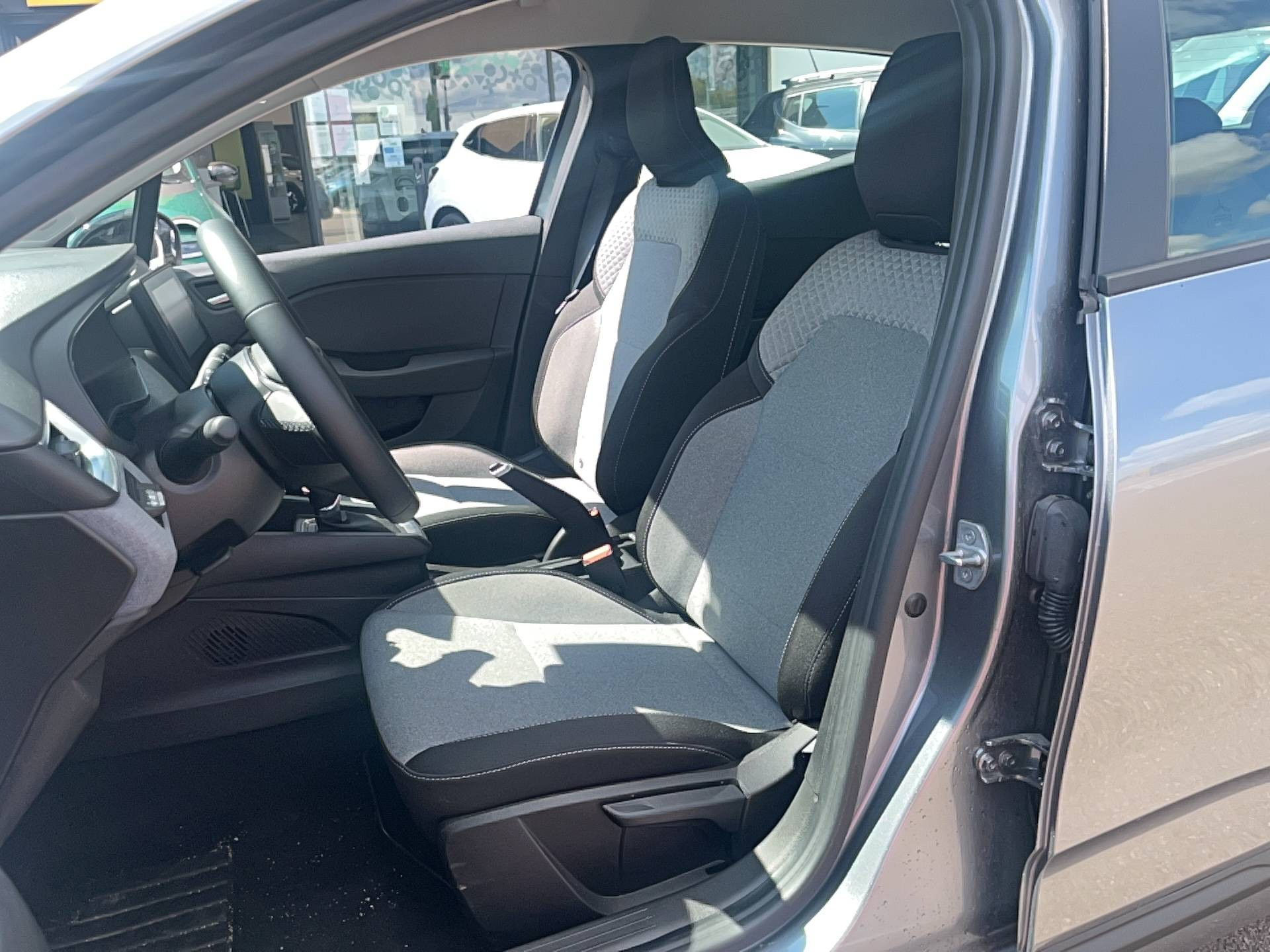 Vente en ligne Renault Clio 5 Clio E-Tech full hybrid 145 ch GSR2 au prix de 18 990 €