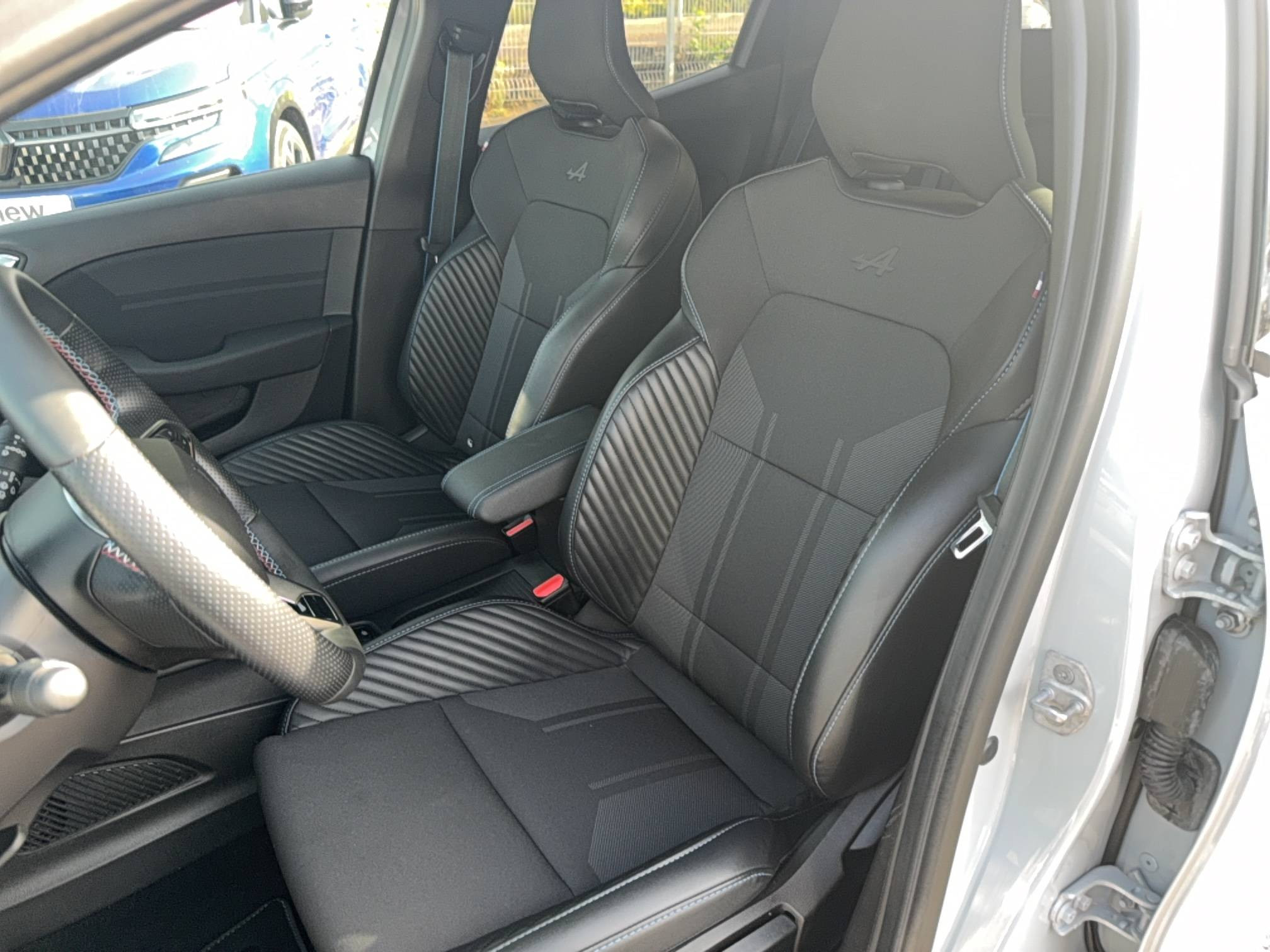 Vente en ligne Renault Clio 5 Clio E-Tech full hybrid 145 ch GSR2 au prix de 22 990 €