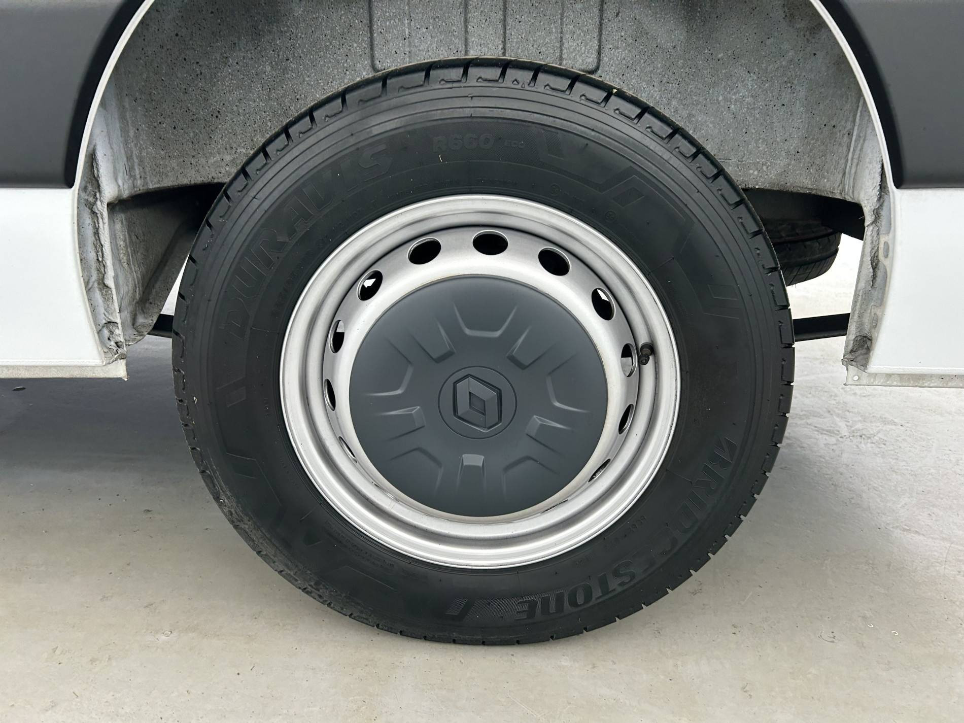Vente en ligne Renault Master Fourgon MASTER FGN TRAC F3500 L2H2 BLUE DCI 135 au prix de 26 990 €