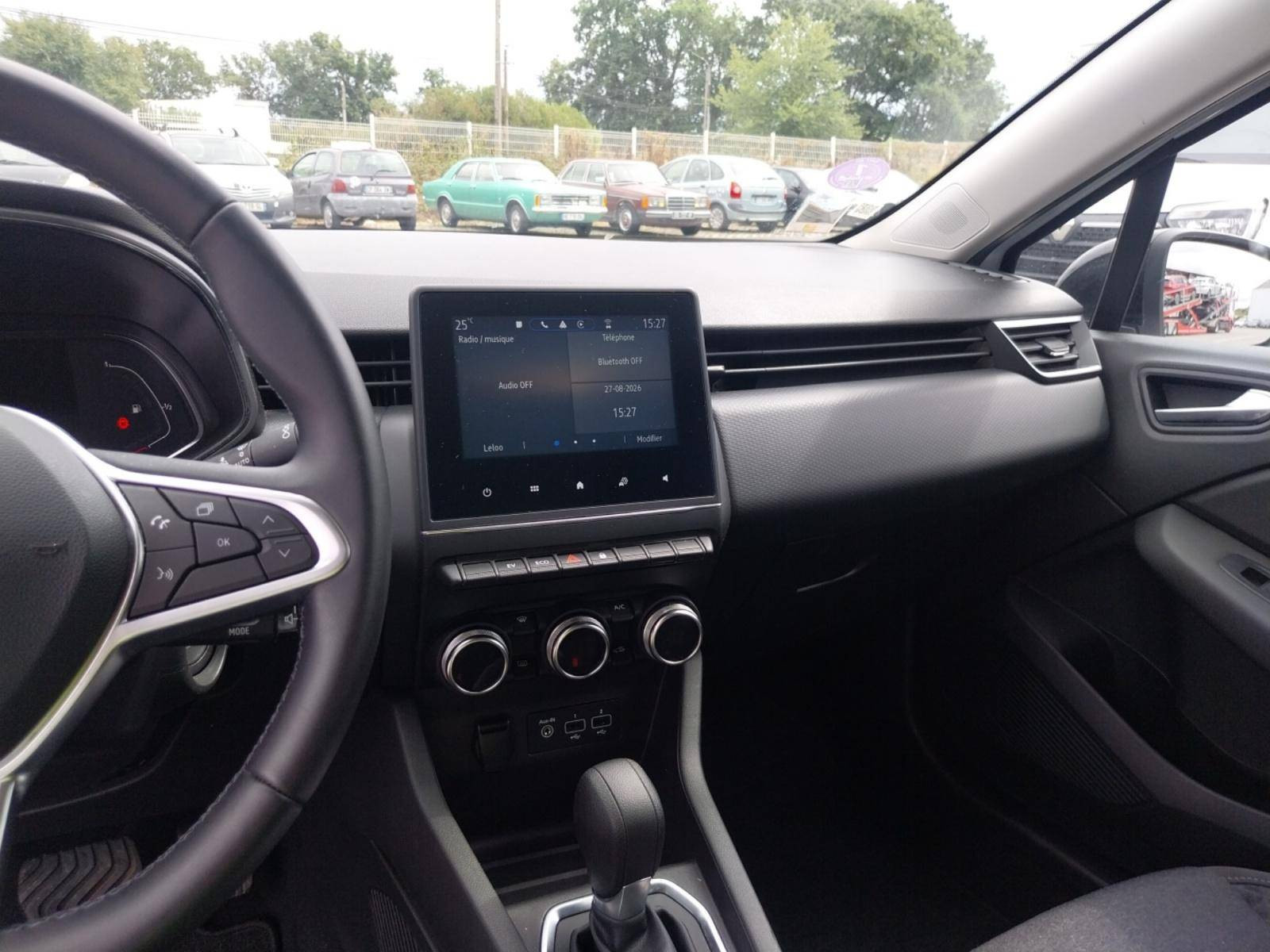 Vente en ligne Renault Clio 5 Clio E-Tech full hybrid 145 au prix de 17 350 €