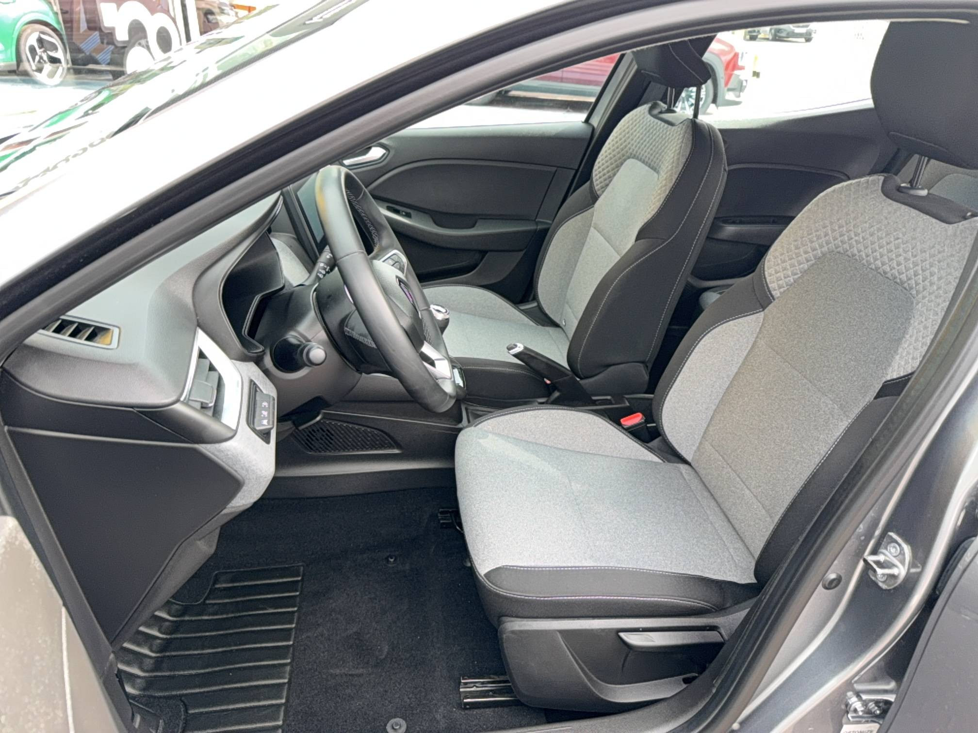 Vente en ligne Renault Clio 5 Clio TCe 90 au prix de 15 990 €