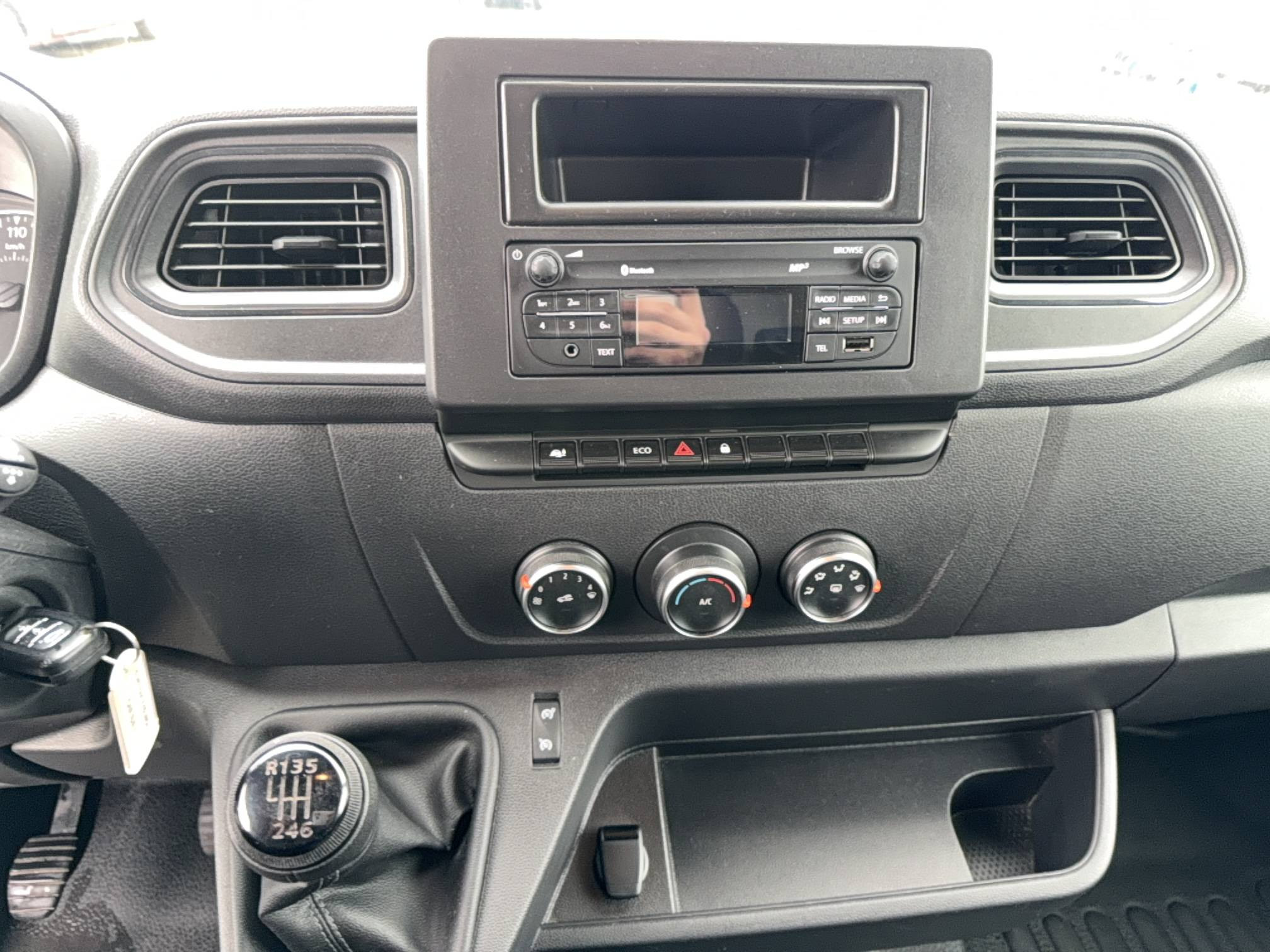 Vente en ligne Renault Master Fourgon MASTER FGN TRAC F3500 L3H3 BLUE DCI 135 au prix de 29 840 €