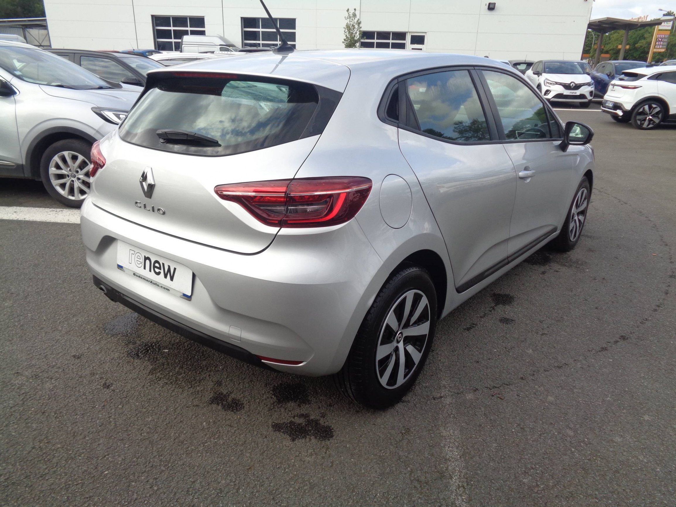 Vente en ligne Renault Clio 5 Clio TCe 90 au prix de 14 990 €