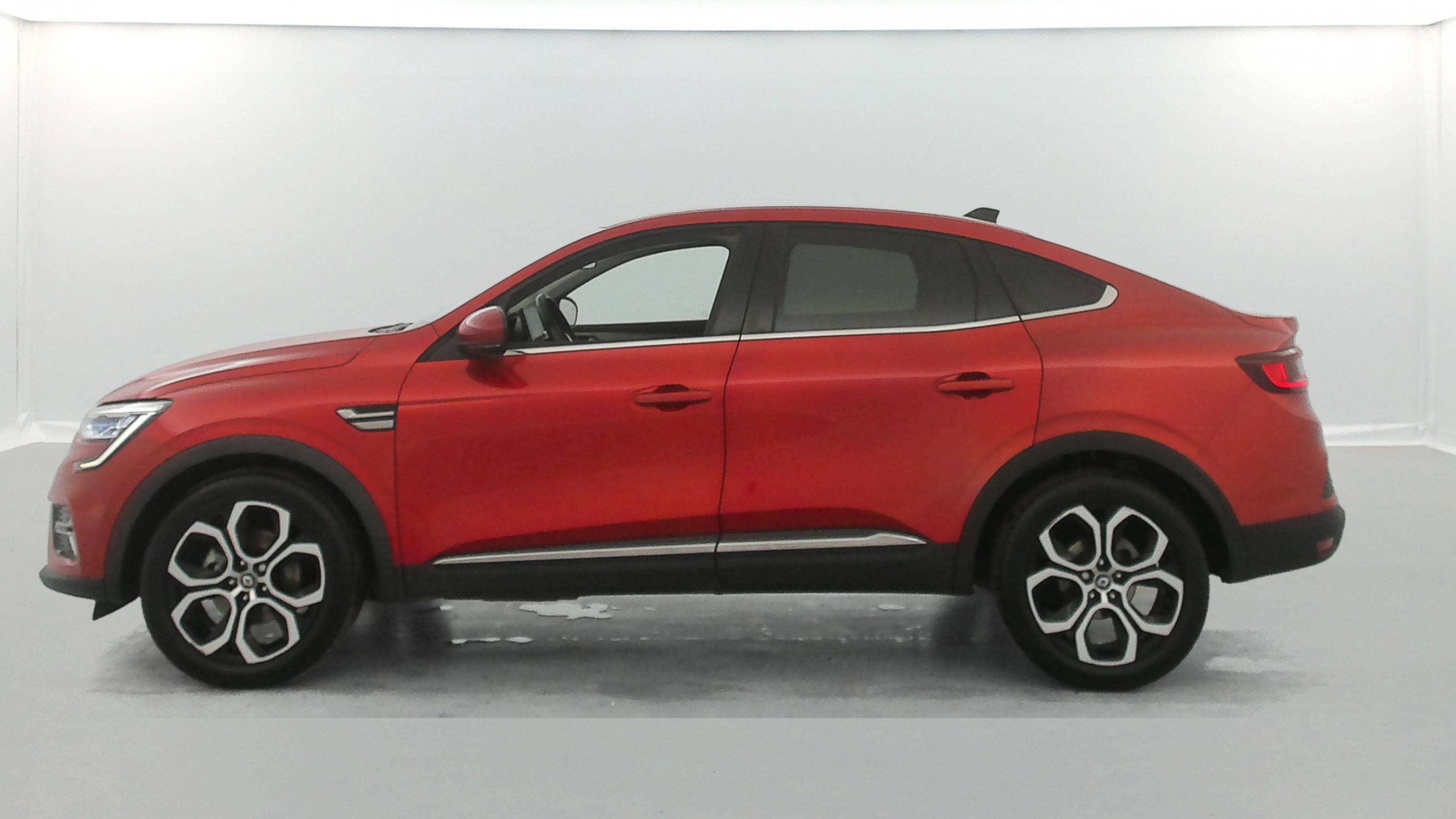 Vente en ligne Renault Arkana  E-Tech 145 - 21B au prix de 15 990 €