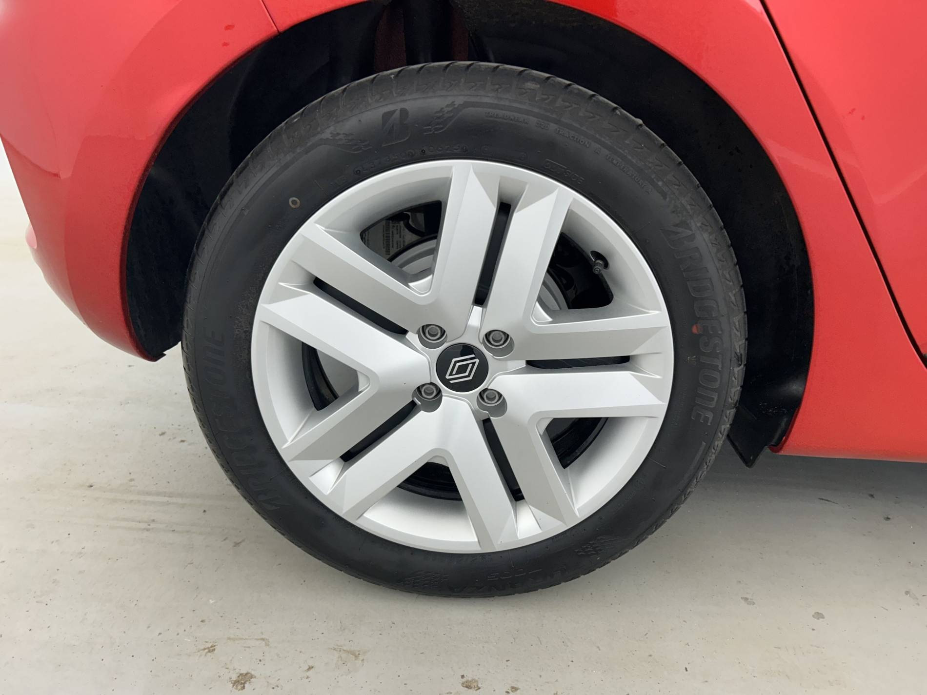 Vente en ligne Renault Clio 5 Clio E-Tech full hybrid 145 ch GSR2 au prix de 21 990 €