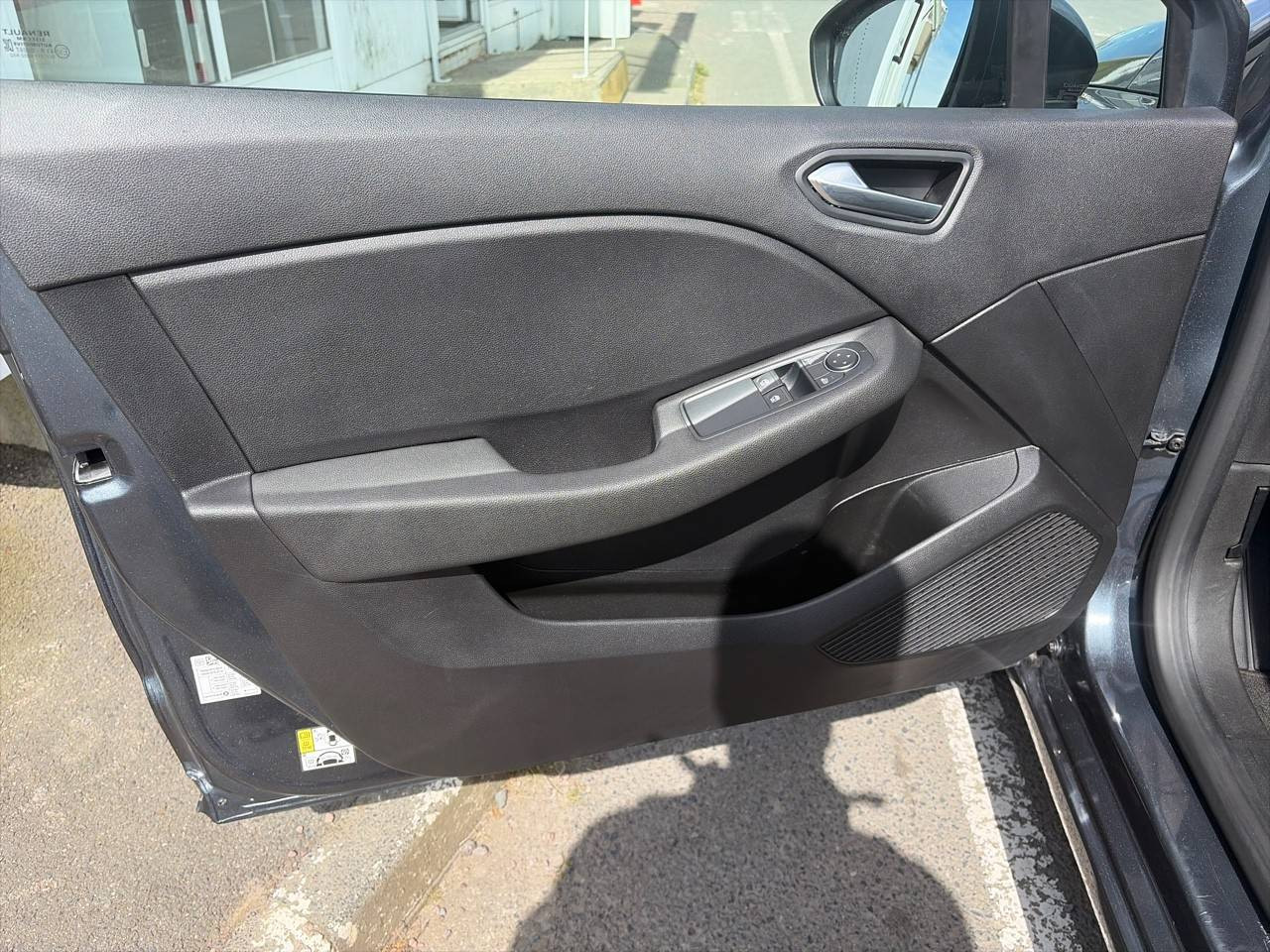 Vente en ligne Renault Clio 5 Clio E-Tech 140 - 21N au prix de 14 790 €