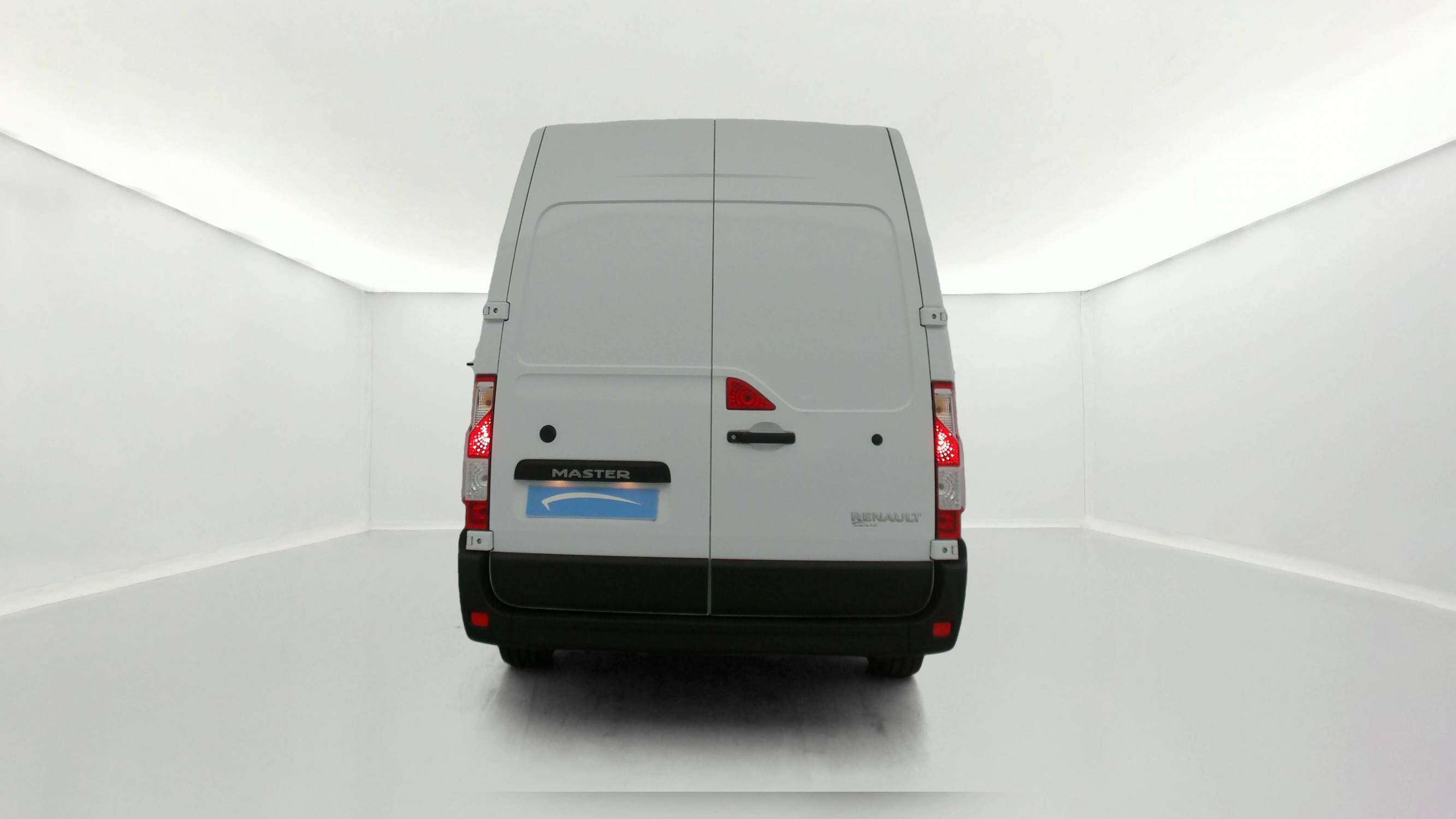 Vente en ligne Renault Master Fourgon MASTER FGN TRAC F3500 L2H2 BLUE DCI 135 au prix de 26 990 €