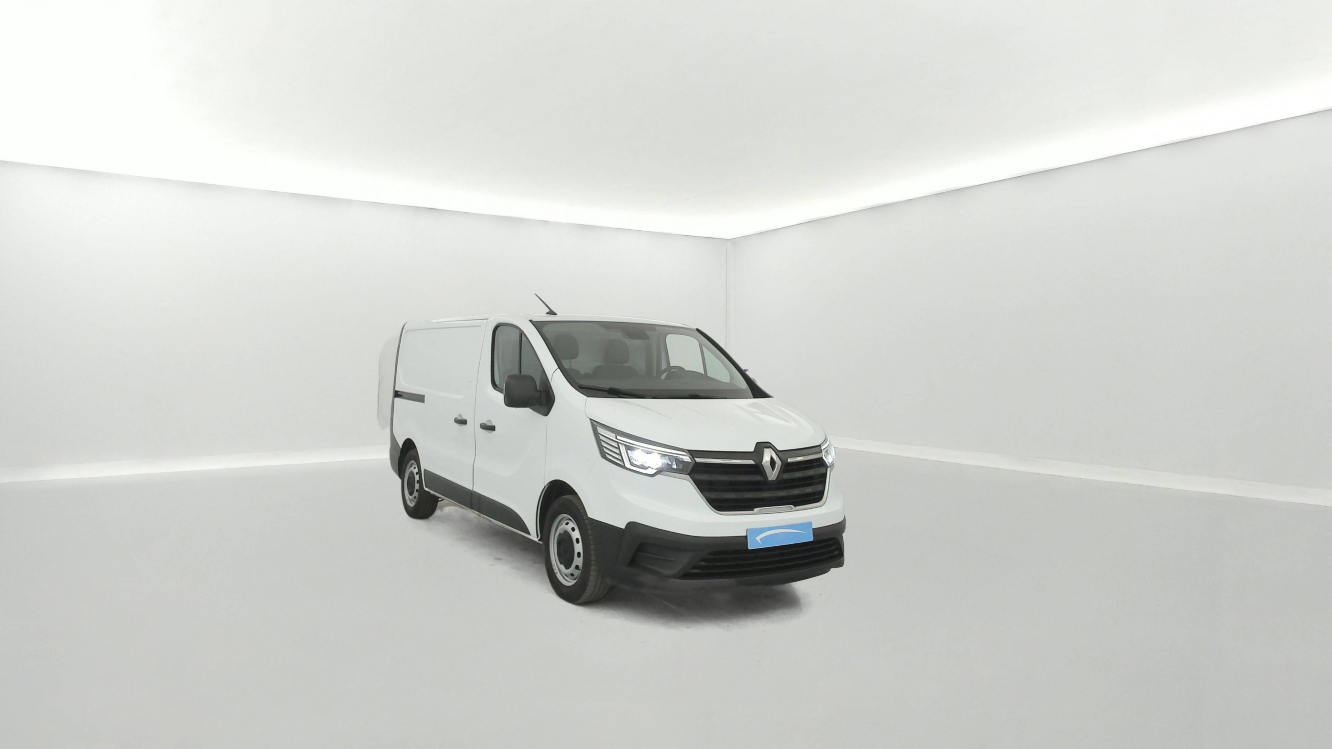 Vente en ligne Renault Trafic 3 Fourgon TRAFIC FG BLUE DCI 130 L1H1 3T GSR2 au prix de 25 390 €