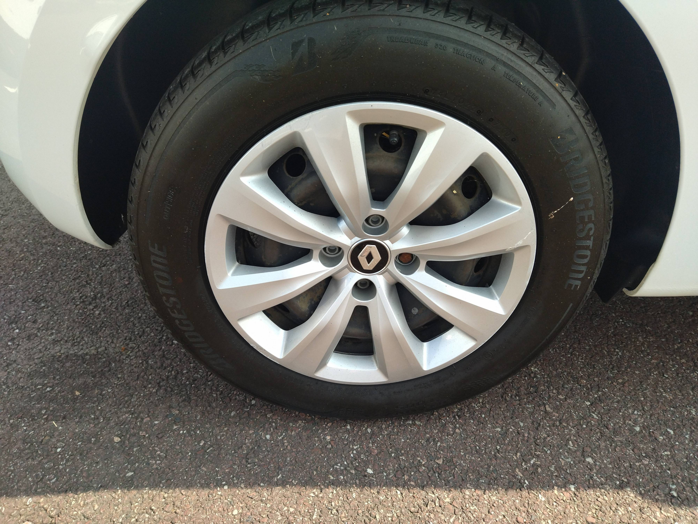 Vente en ligne Renault Clio 5 CLIO SOCIETE BLUE DCI 100 - 21N au prix de 12 061 €