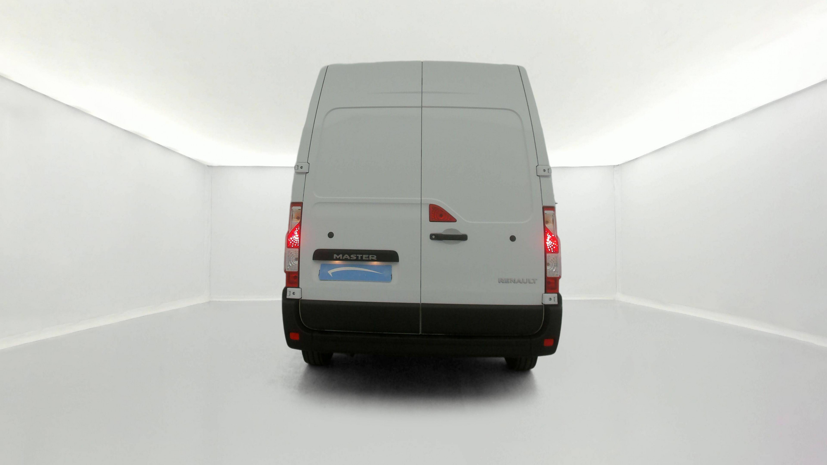 Vente en ligne Renault Master Fourgon MASTER FGN TRAC F3500 L2H2 BLUE DCI 135 au prix de 27 990 €