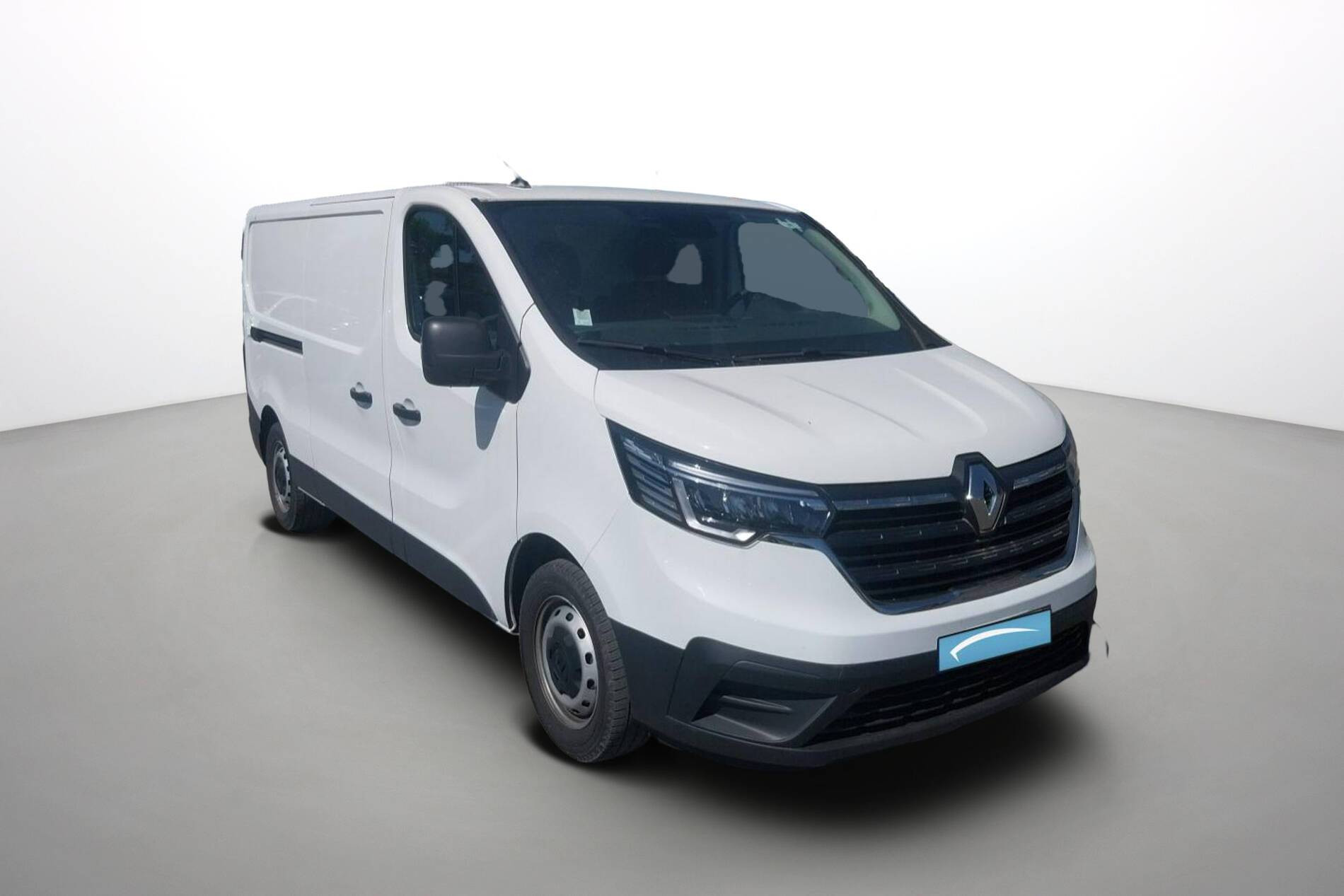 Vente en ligne Renault Trafic 3 Fourgon TRAFIC PC L2H1 3T BLUE DCI 150 au prix de 22 990 €