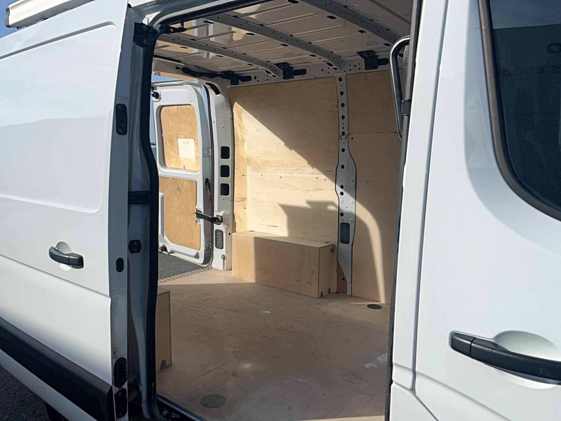 Vente en ligne Renault Master Fourgon MASTER FGN TRAC F2800 L1H1 BLUE DCI 150 au prix de 24 890 €