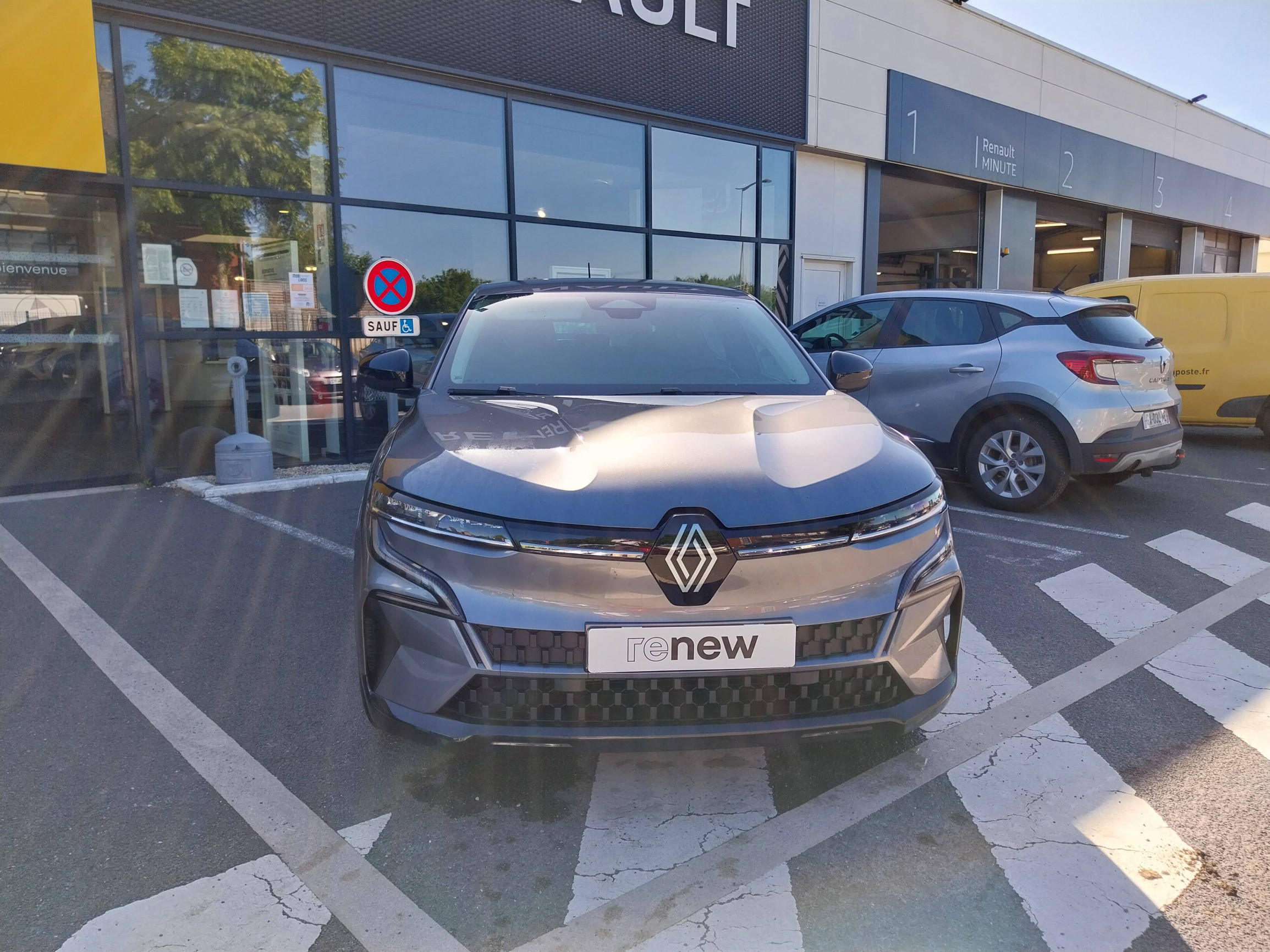 Vente en ligne Renault Megane E-Tech  EV40 130ch standard charge au prix de 19 990 €