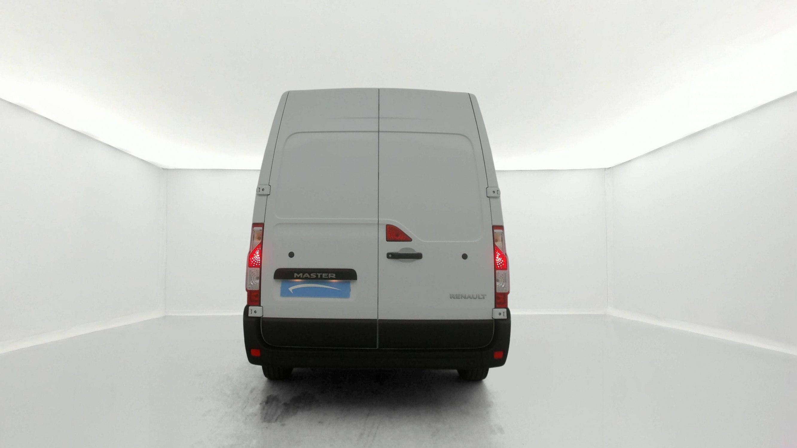 Vente en ligne Renault Master Fourgon MASTER FGN TRAC F3500 L2H2 BLUE DCI 135 au prix de 25 990 €
