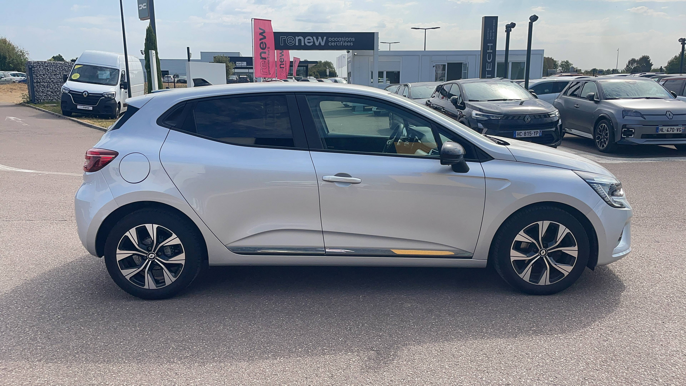 Vente en ligne Renault Clio 5 Clio TCe 100 GPL au prix de 14 490 €
