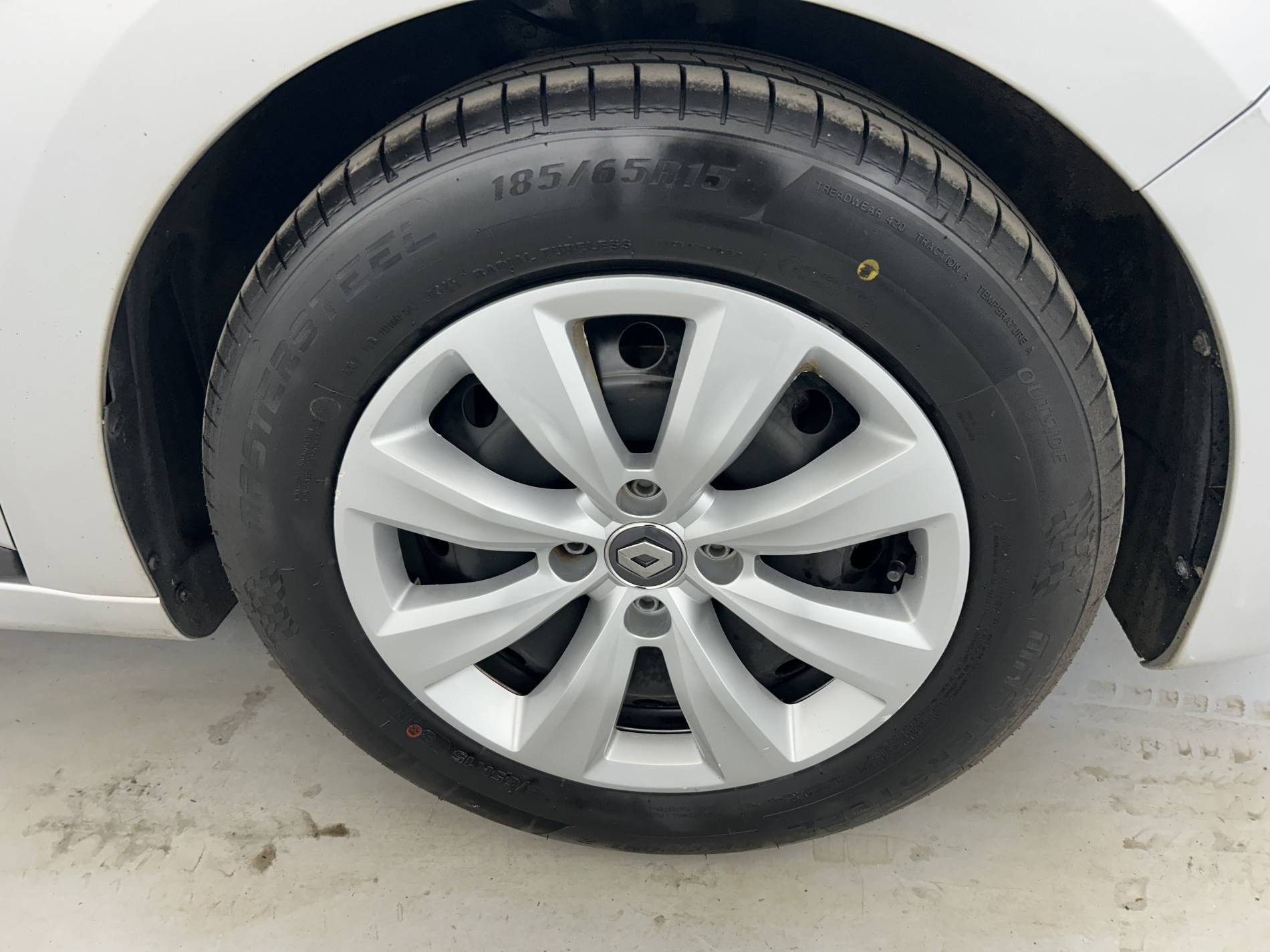 Vente en ligne Renault Clio 5 Clio SCe 75 au prix de 11 490 €