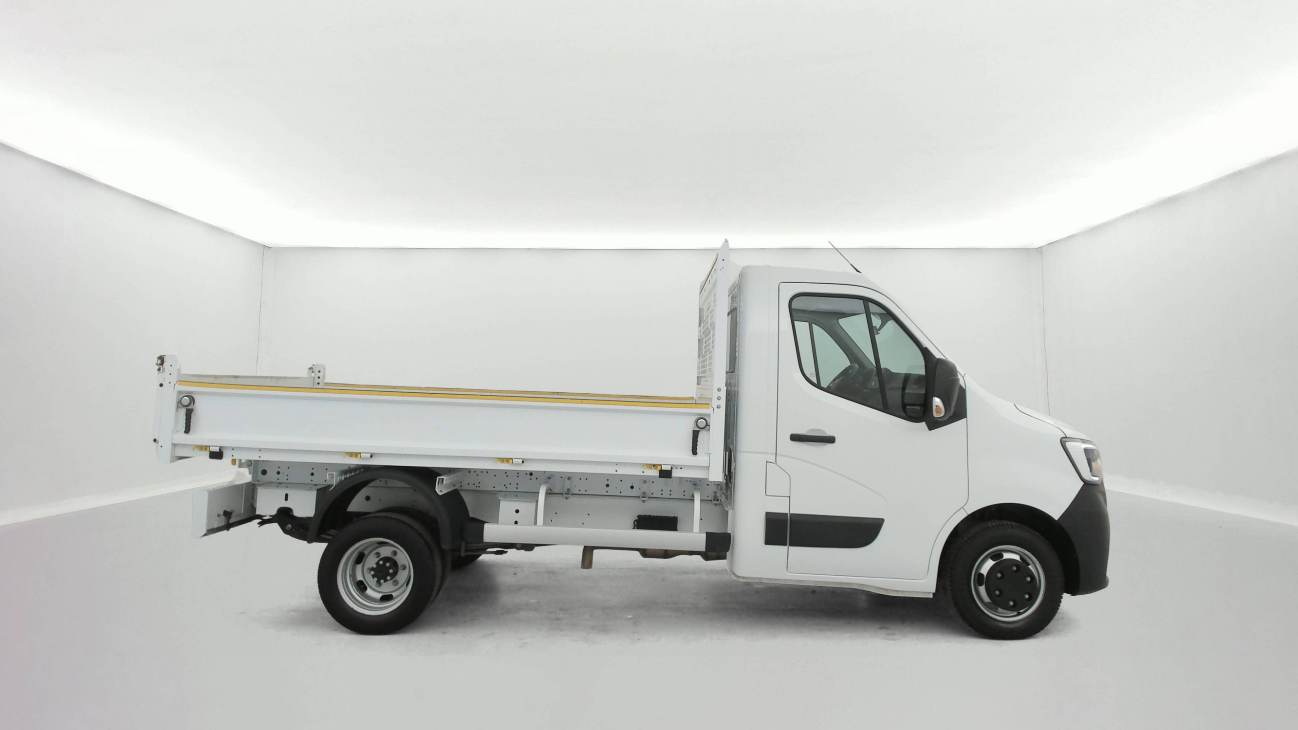 Vente en ligne Renault Master 3 Châssis Cabine MASTER BENNE CC PROP RJ3500 L2 PAFC BLUE DCI 130 EURO VI au prix de 32 890 €