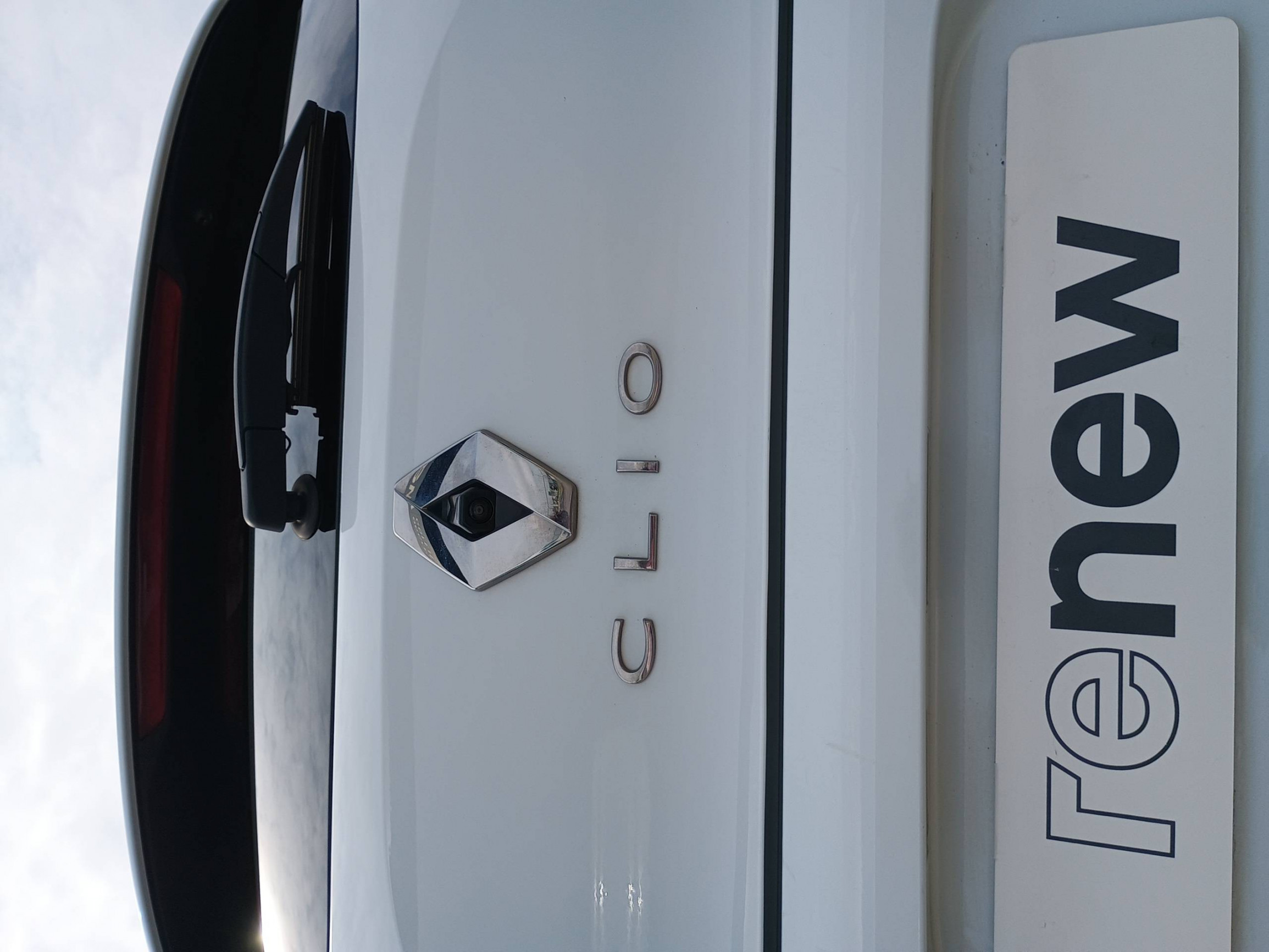Vente en ligne Renault Clio 5 Clio E-Tech full hybrid 145 au prix de 16 990 €