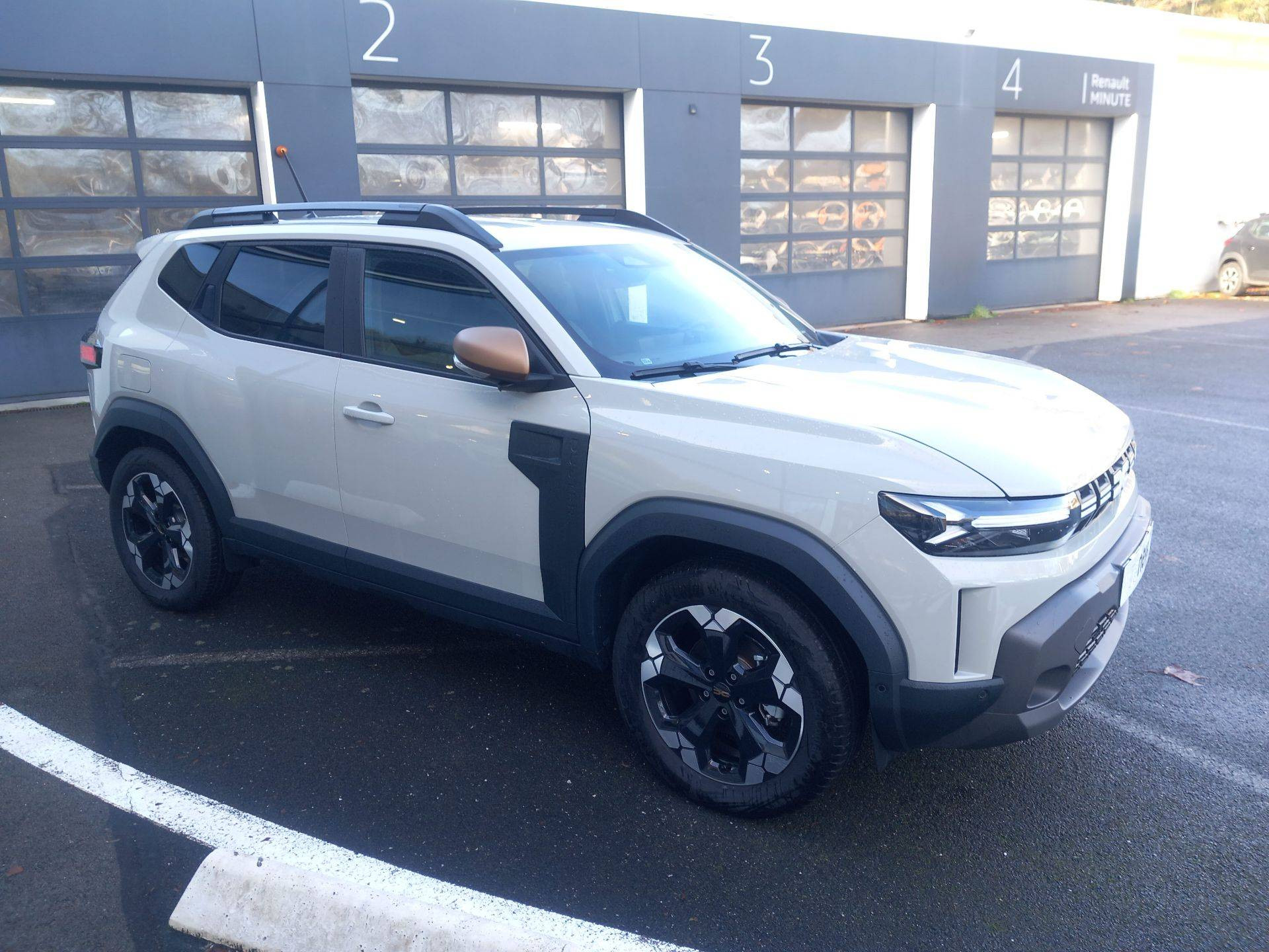 Vente en ligne Dacia Duster  Hybrid 140  au prix de 27 990 €